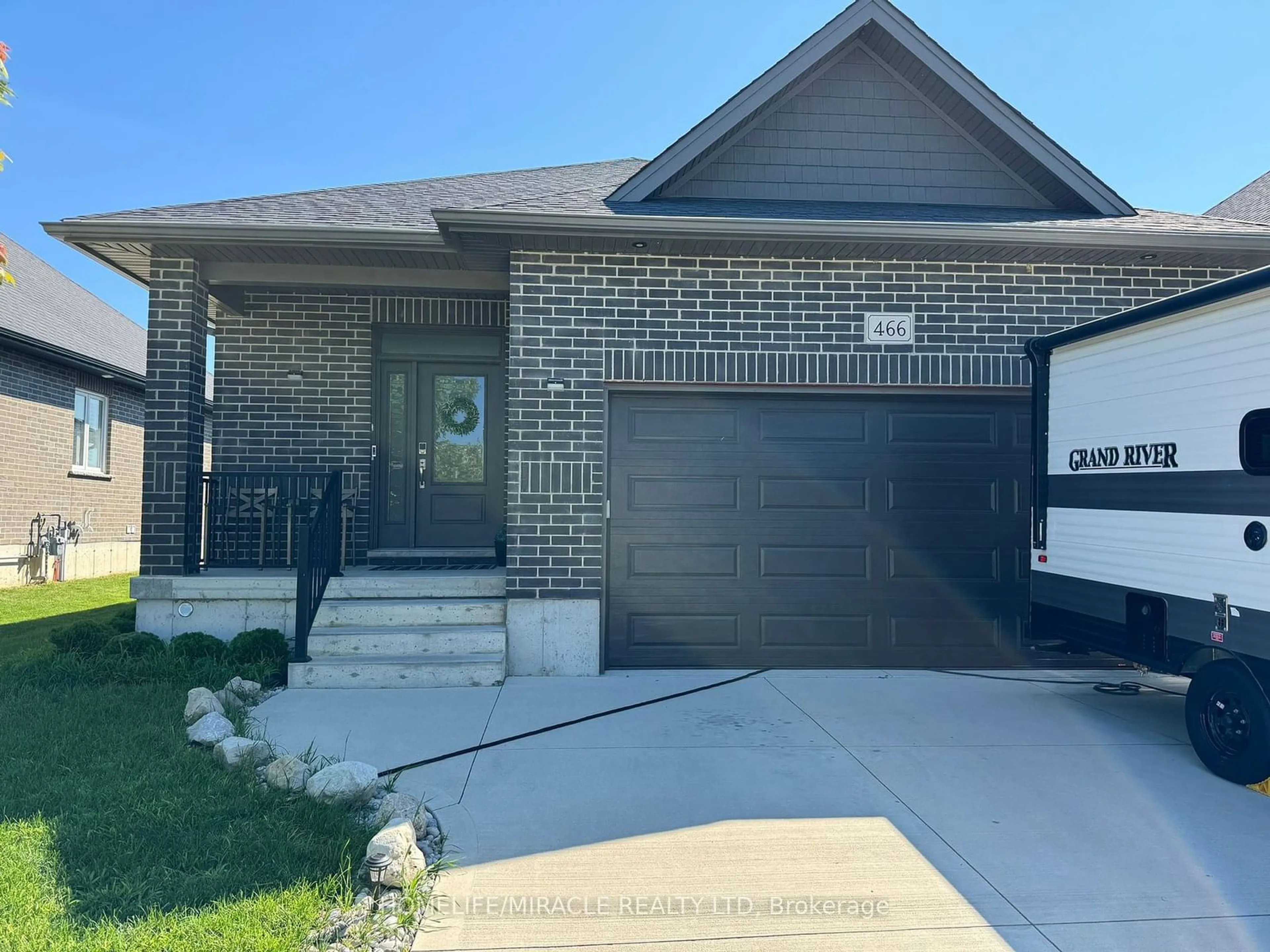 Frontside or backside of a home for 466 Normanton St, Saugeen Shores Ontario N0H 2C3