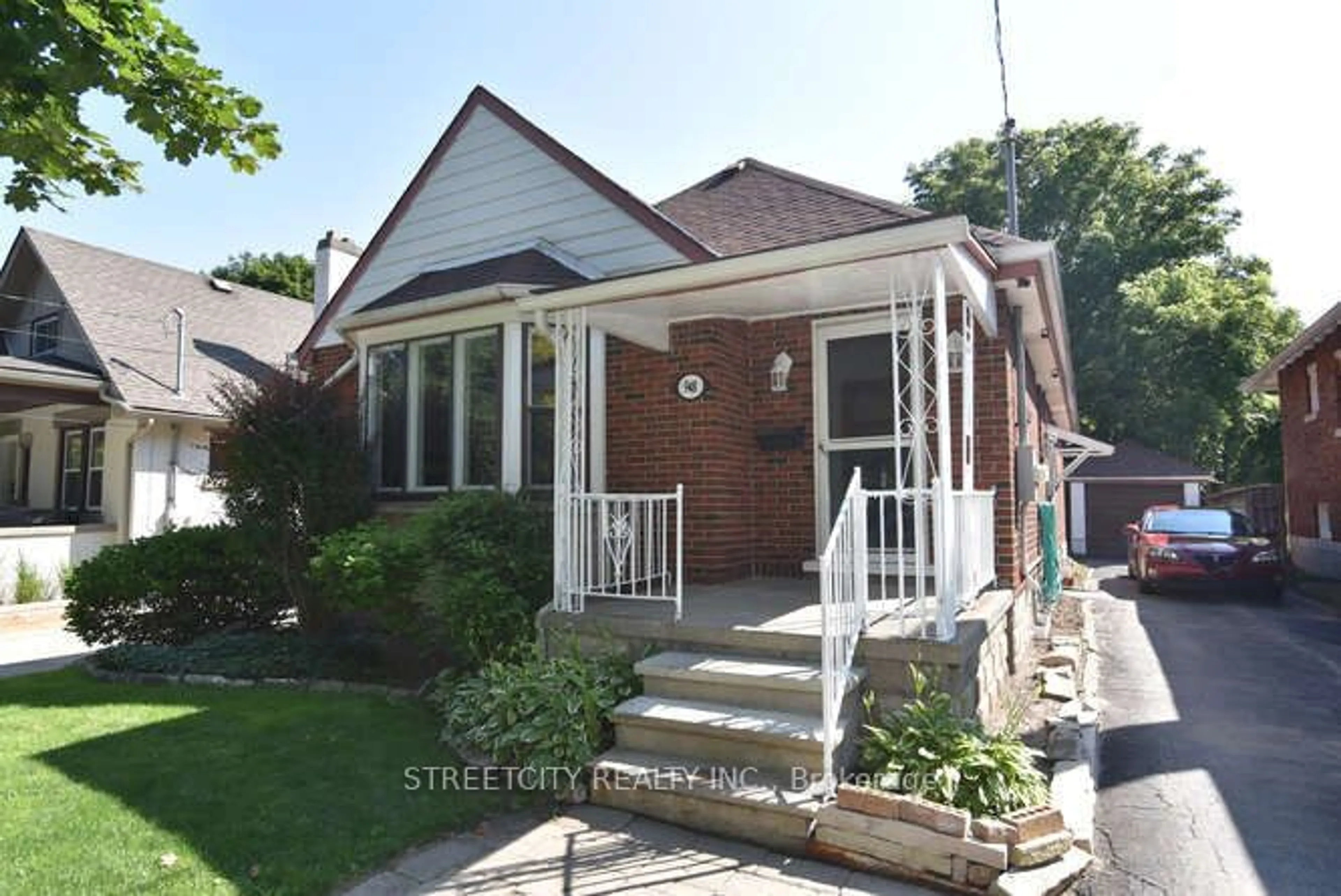 Frontside or backside of a home for 948 Maitland St, London Ontario N5Y 2X4