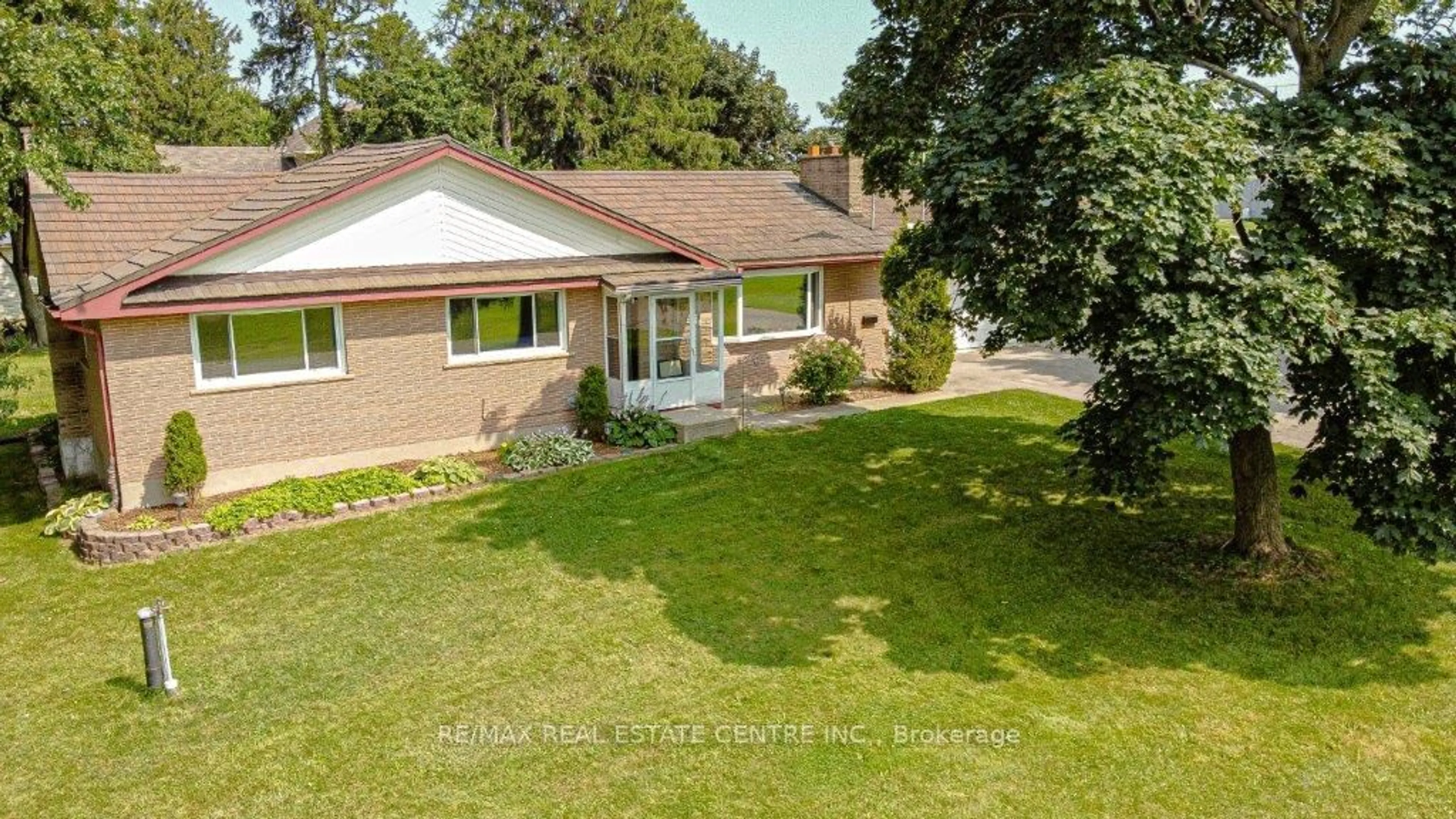 Frontside or backside of a home for 10946 Wellington Rd, Central Elgin Ontario N5P 3T1