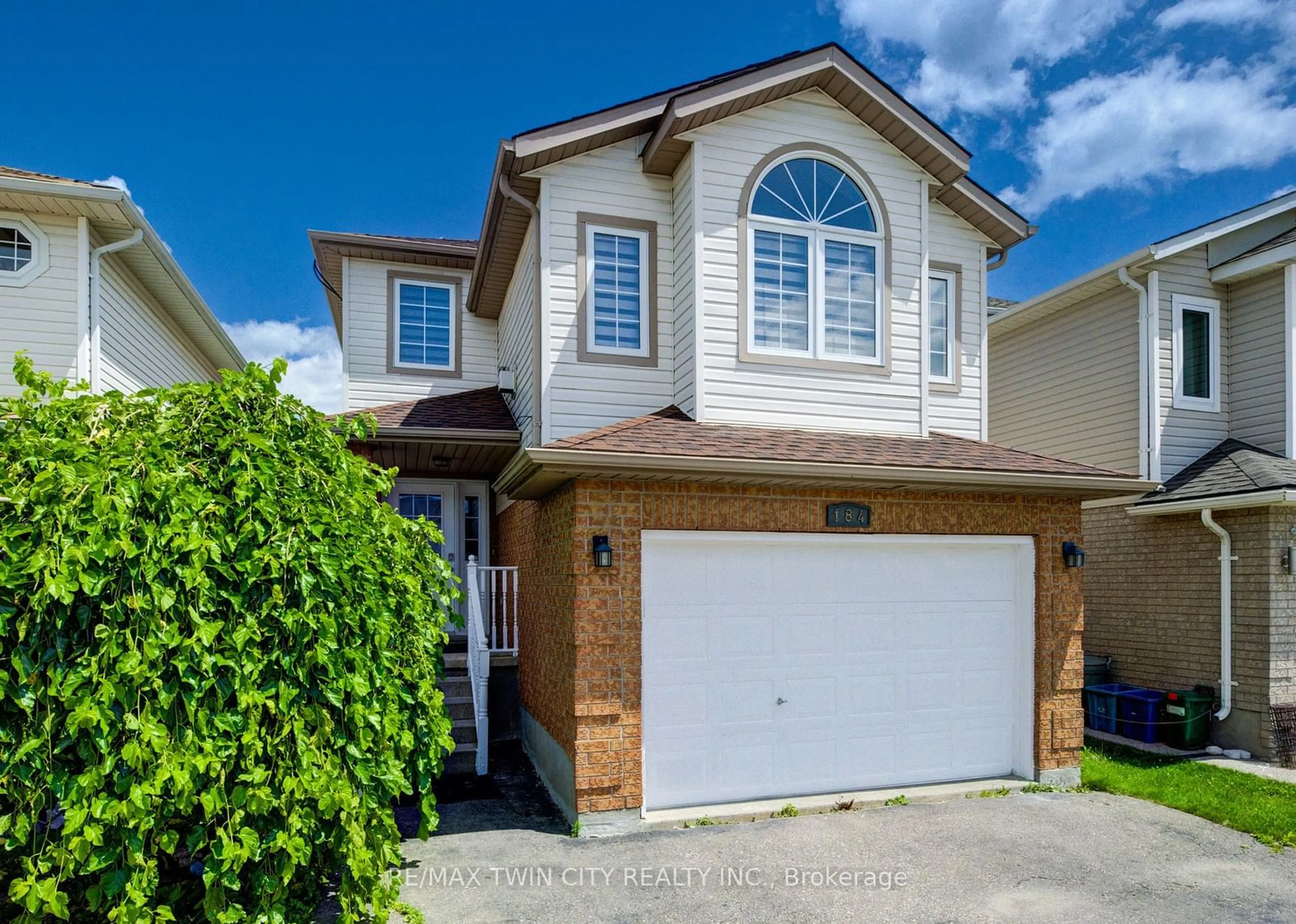 Frontside or backside of a home for 184 Copper Leaf St, Kitchener Ontario N2E 3W1