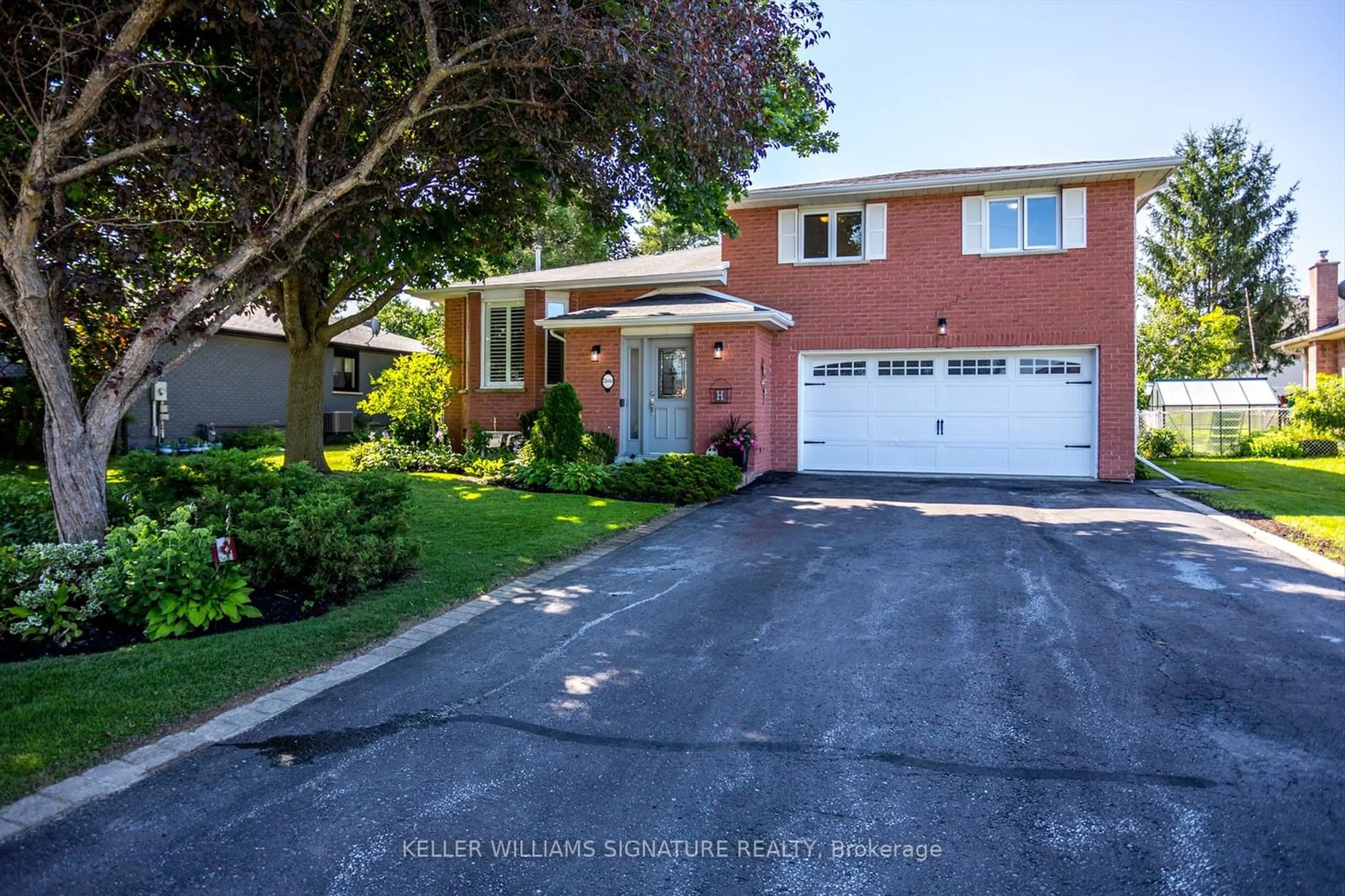 A pic from exterior of the house or condo for 9 Hughes Crt, Kawartha Lakes Ontario K9V 5S6