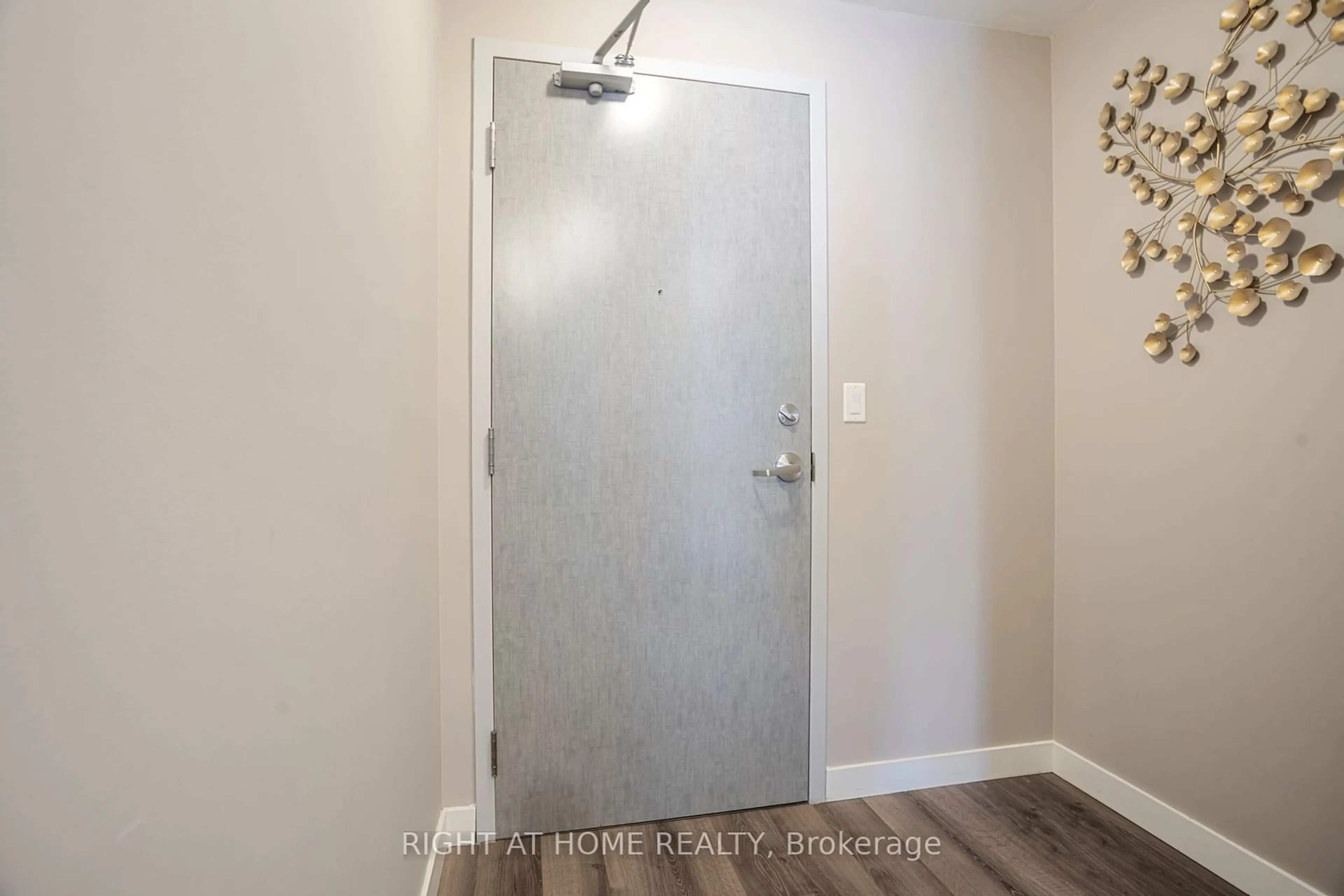 Indoor entryway for 150 Water St #311, Waterloo Ontario N1R 0B5