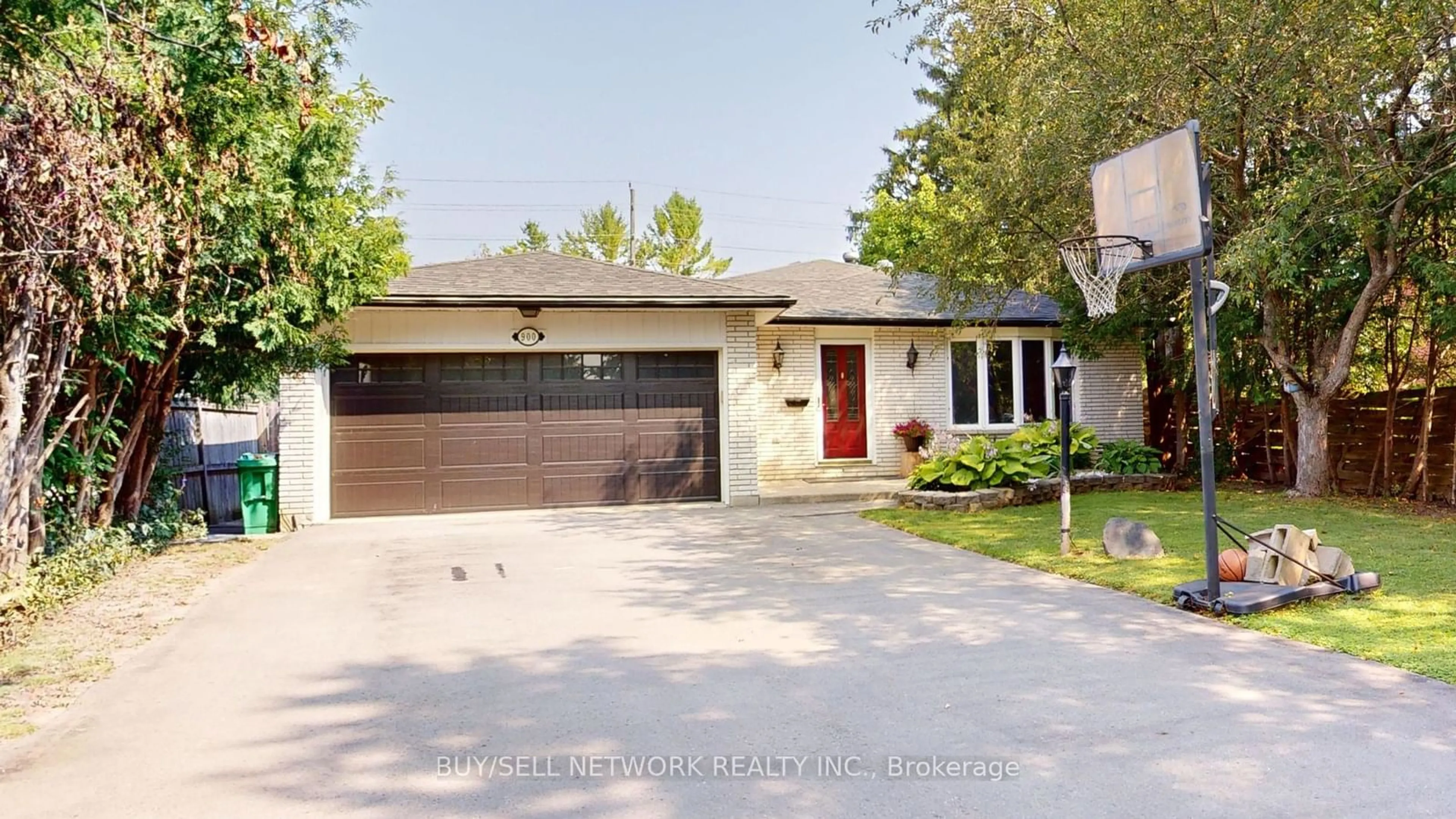 Frontside or backside of a home for 900 Wedgewood Crt, Peterborough Ontario K9J 7T9
