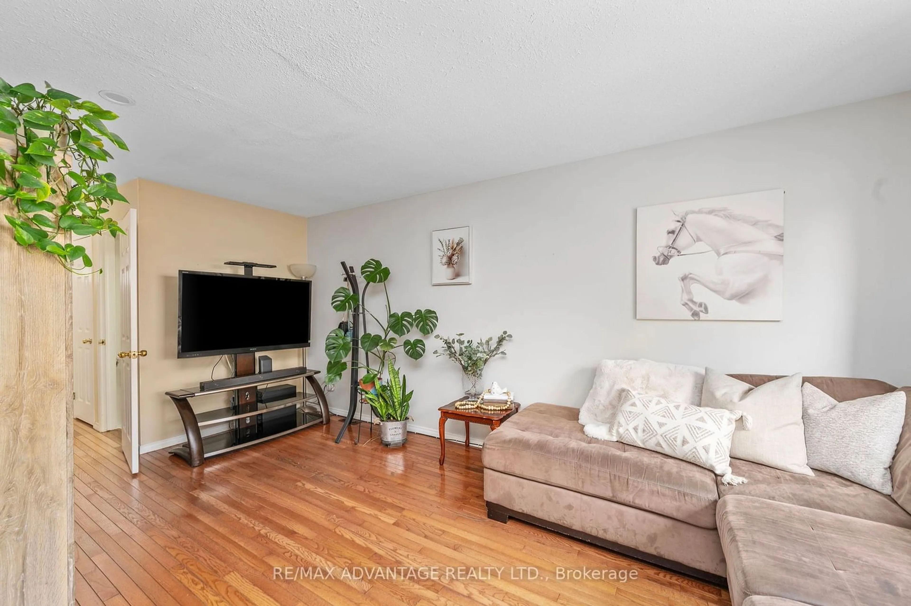 Living room, wood floors for 2 Westdale Ave #3, London Ontario N6J 2G6