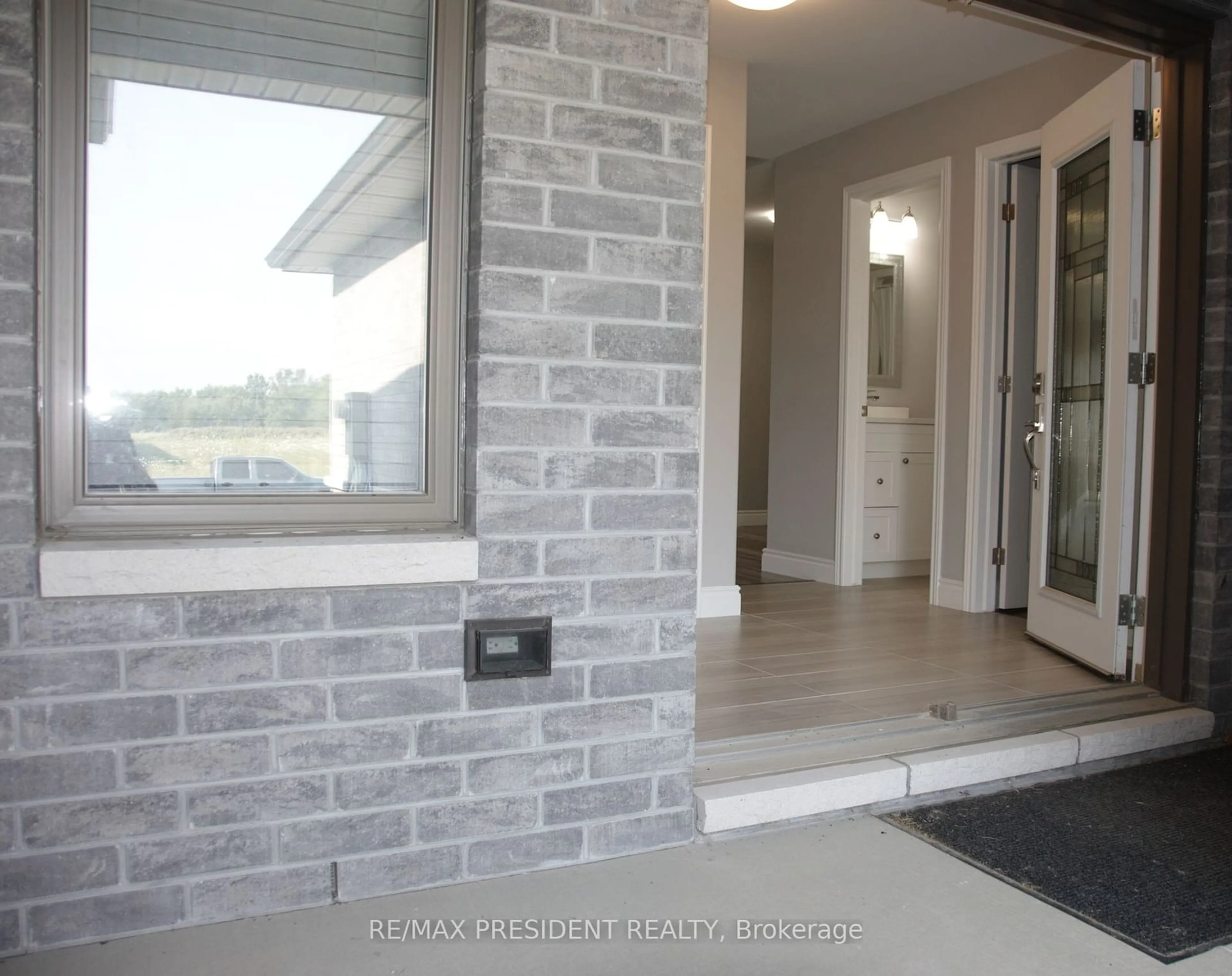 Indoor entryway for 3547 Hallee Cres, Windsor Ontario N8W 0B2