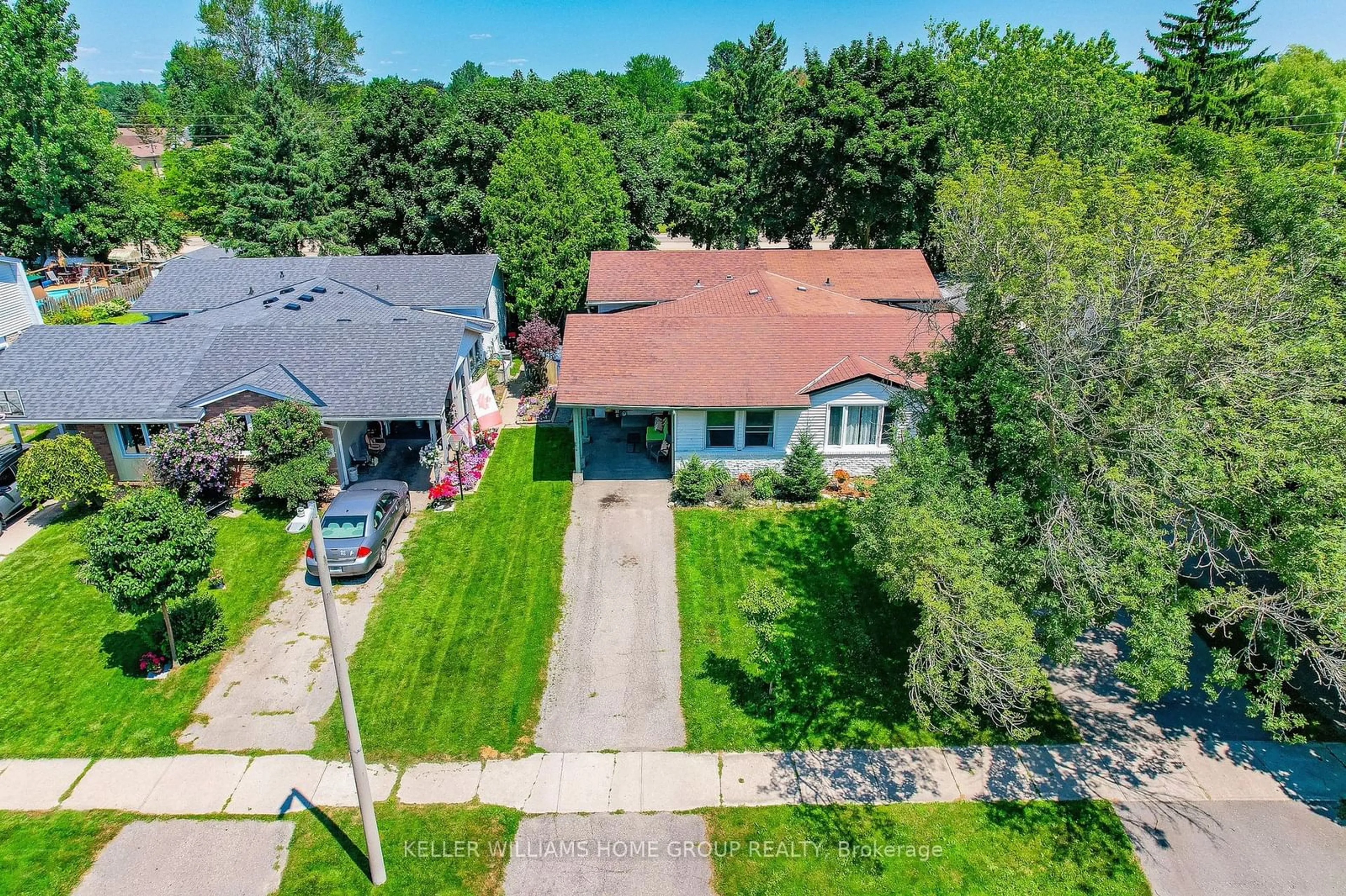 Frontside or backside of a home for 17 Belcourt Cres, Guelph Ontario N1H 7A6