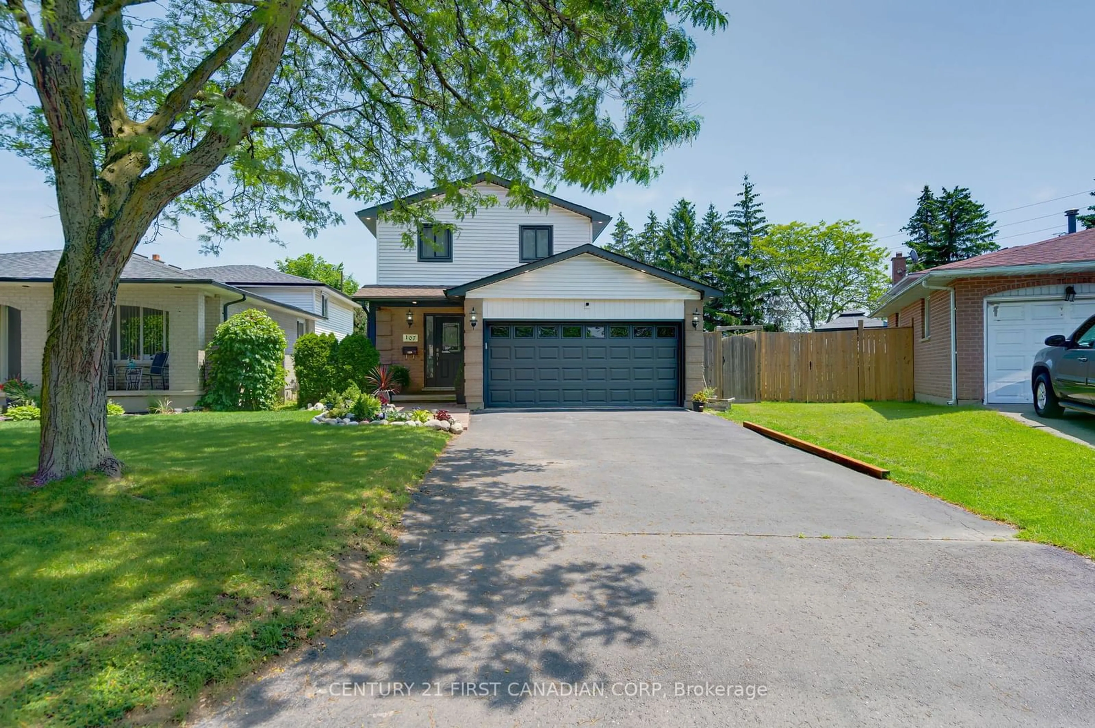 Frontside or backside of a home for 107 Chancton Cres, London Ontario N6E 2Y5