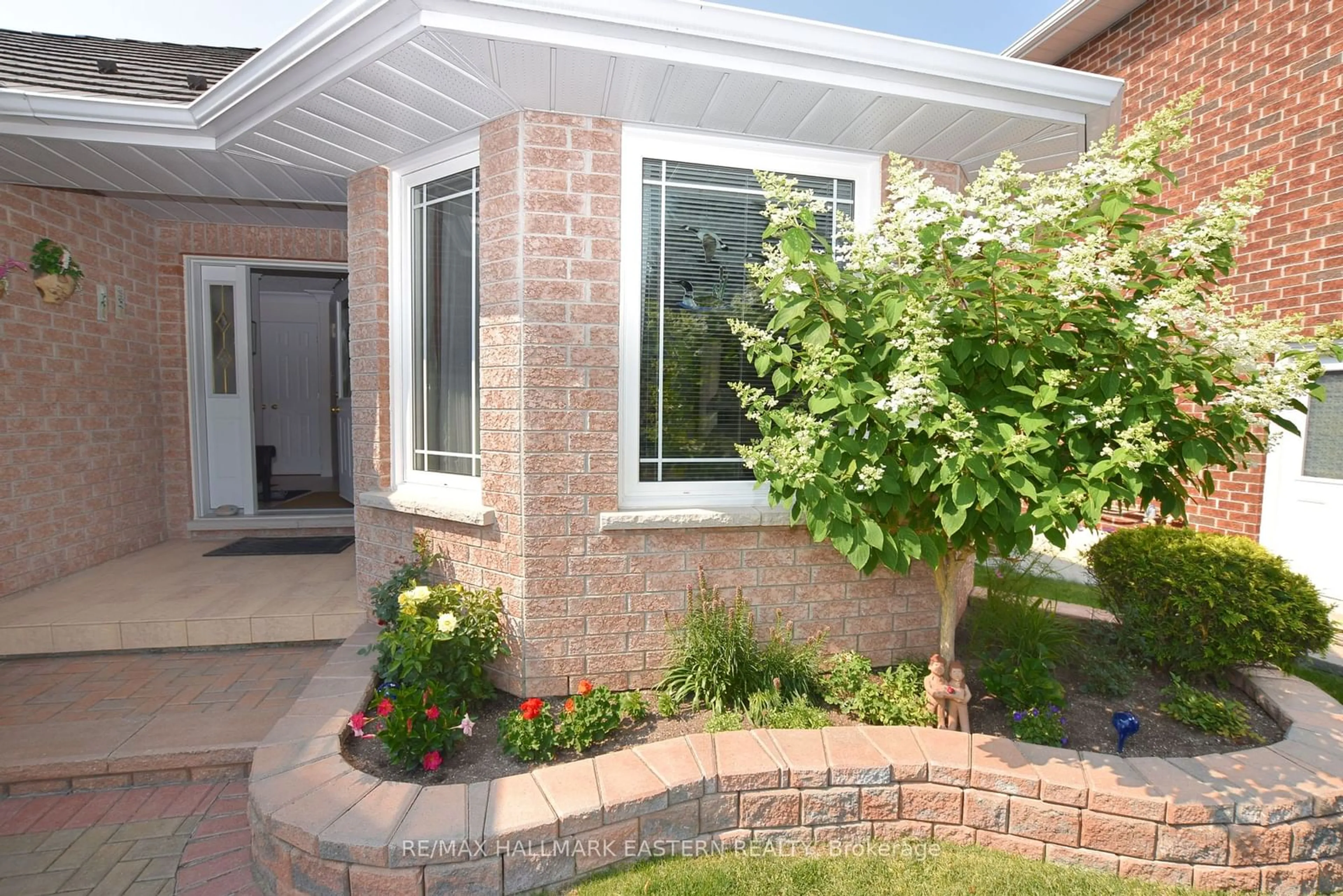 Home with brick exterior material for 870 Bertrand Terr, Peterborough Ontario K9K 2S6