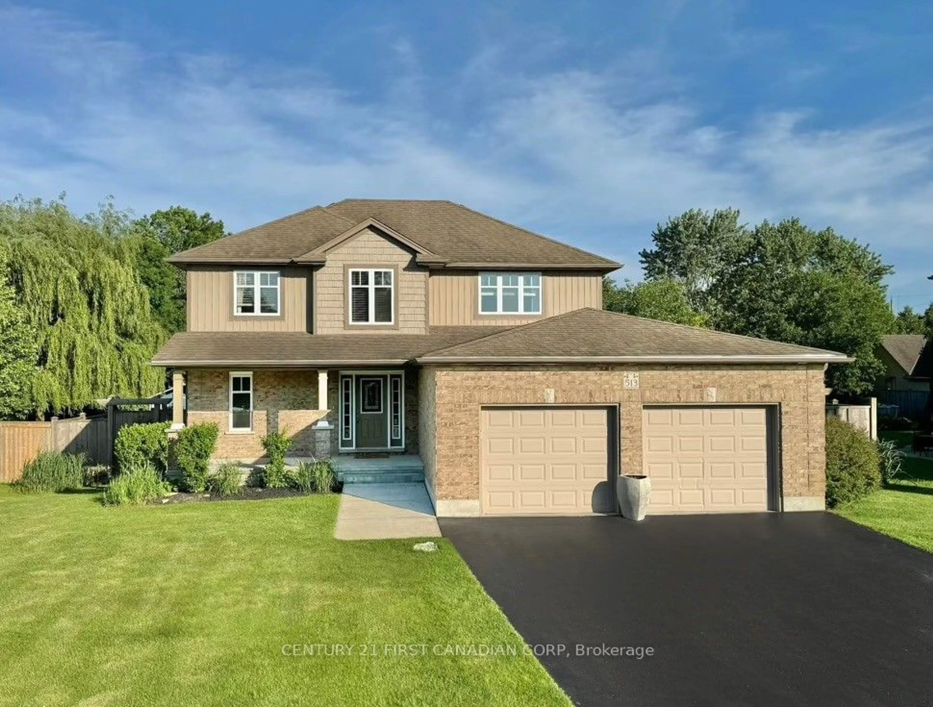 Frontside or backside of a home for 513 Juliana Dr, Strathroy-Caradoc Ontario N0L 1W0