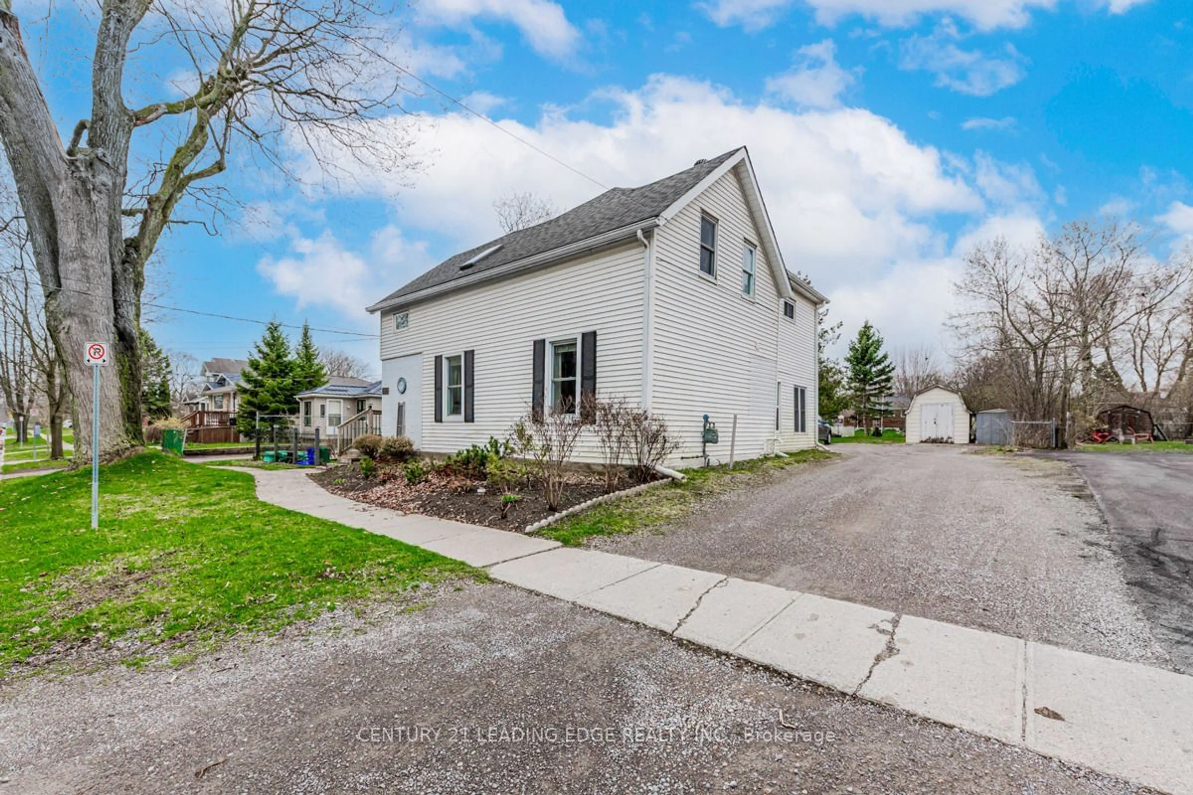 Frontside or backside of a home for 433 Cottesmore Ave, Cobourg Ontario K9A 4E4