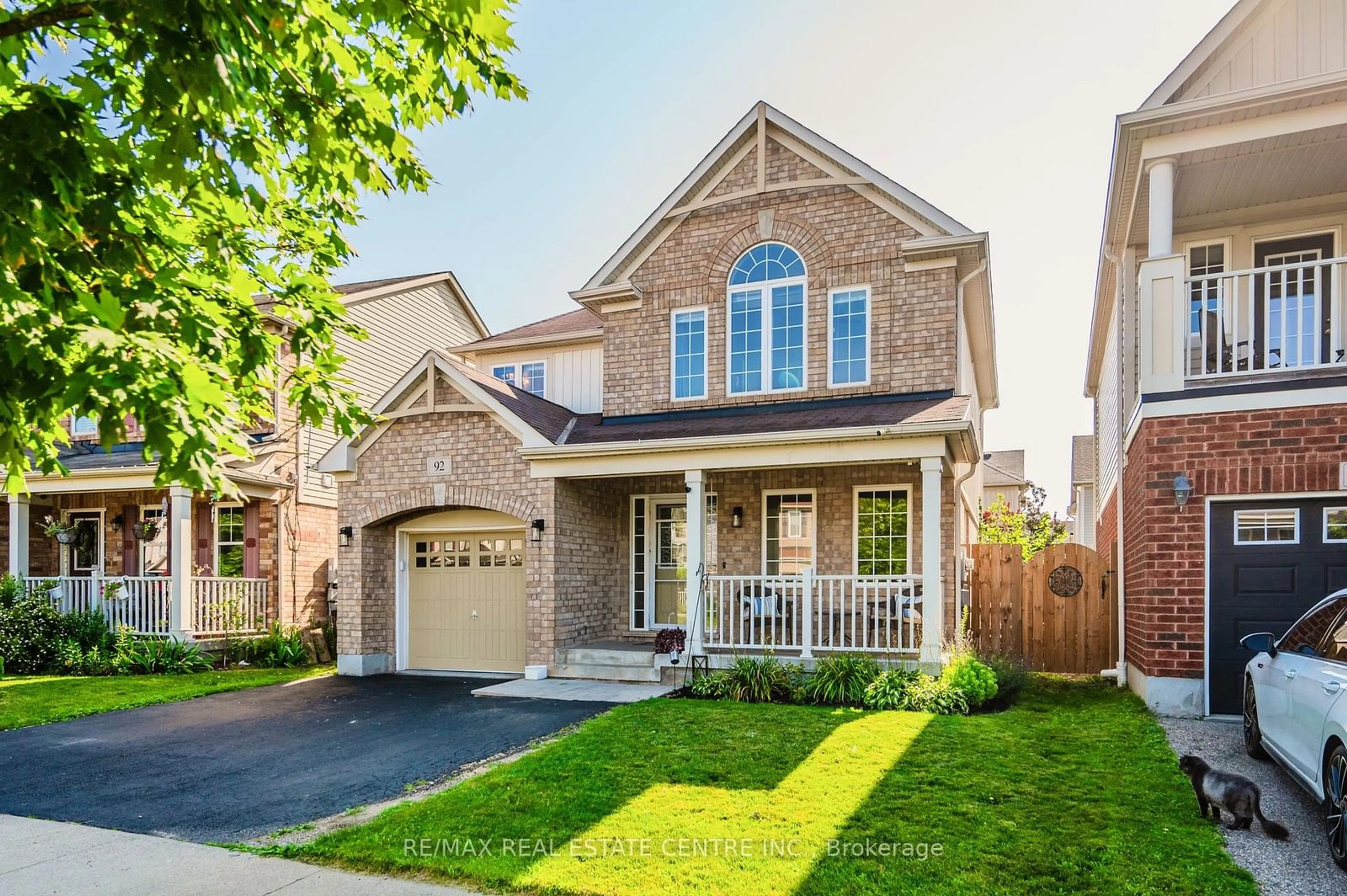 Home with brick exterior material for 92 Callaway Dr, Cambridge Ontario N3C 0B2