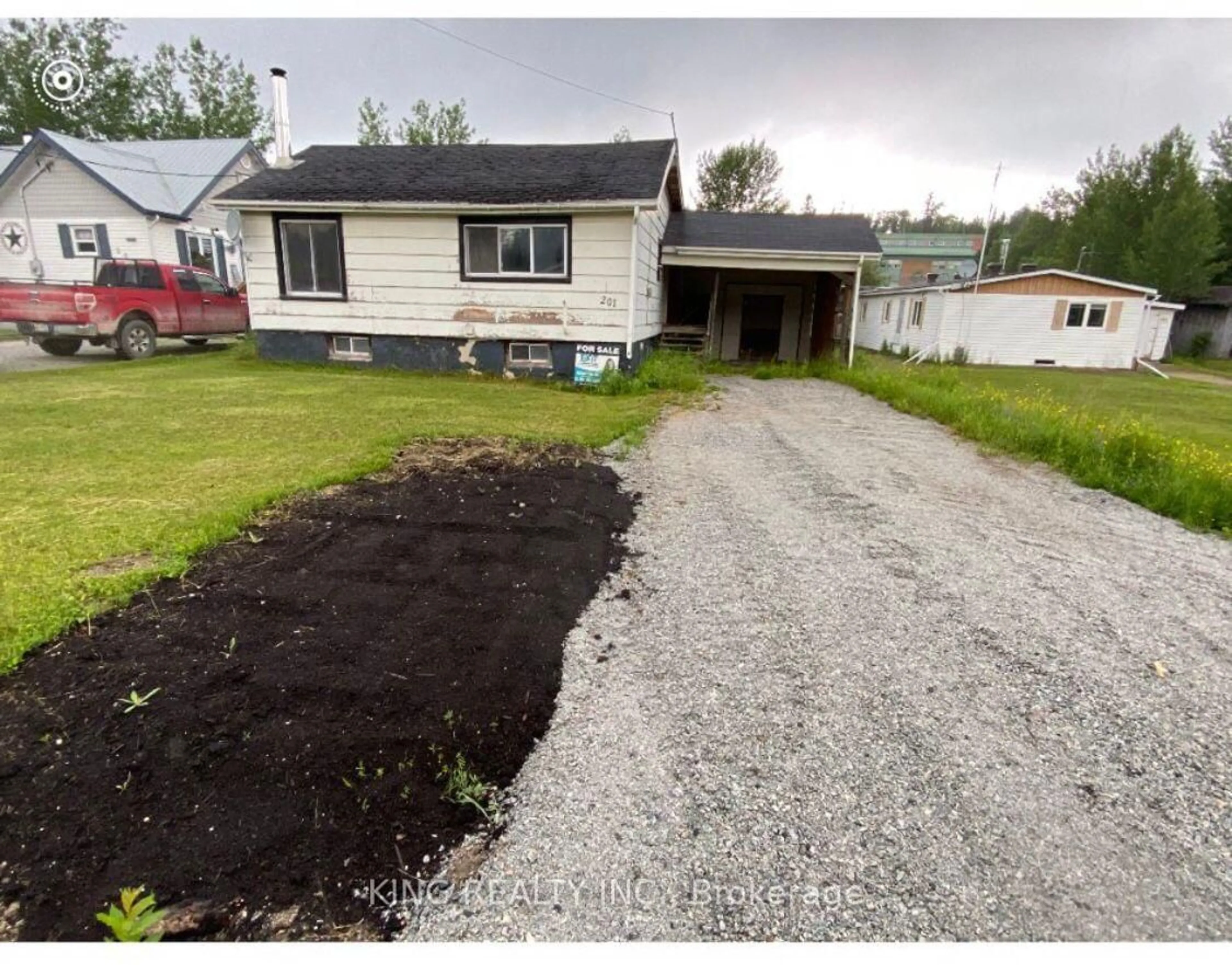 A pic from outside/outdoor area/front of a property/back of a property/a pic from drone, building for 201 Third Ave, Hornepayne Ontario P0M 1Z0