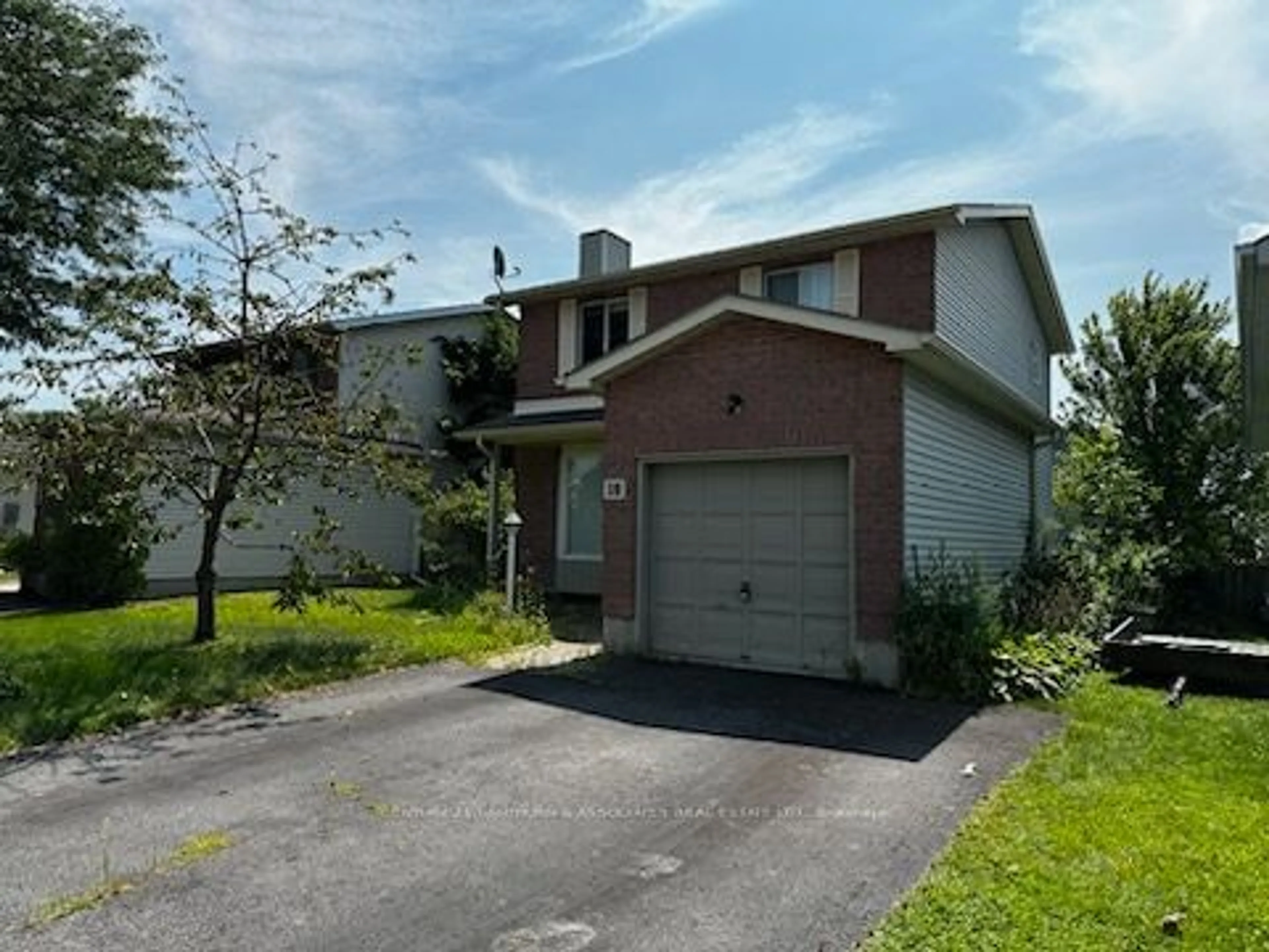 A pic from exterior of the house or condo for 19 Bogart Cres, Belleville Ontario K8P 5E9