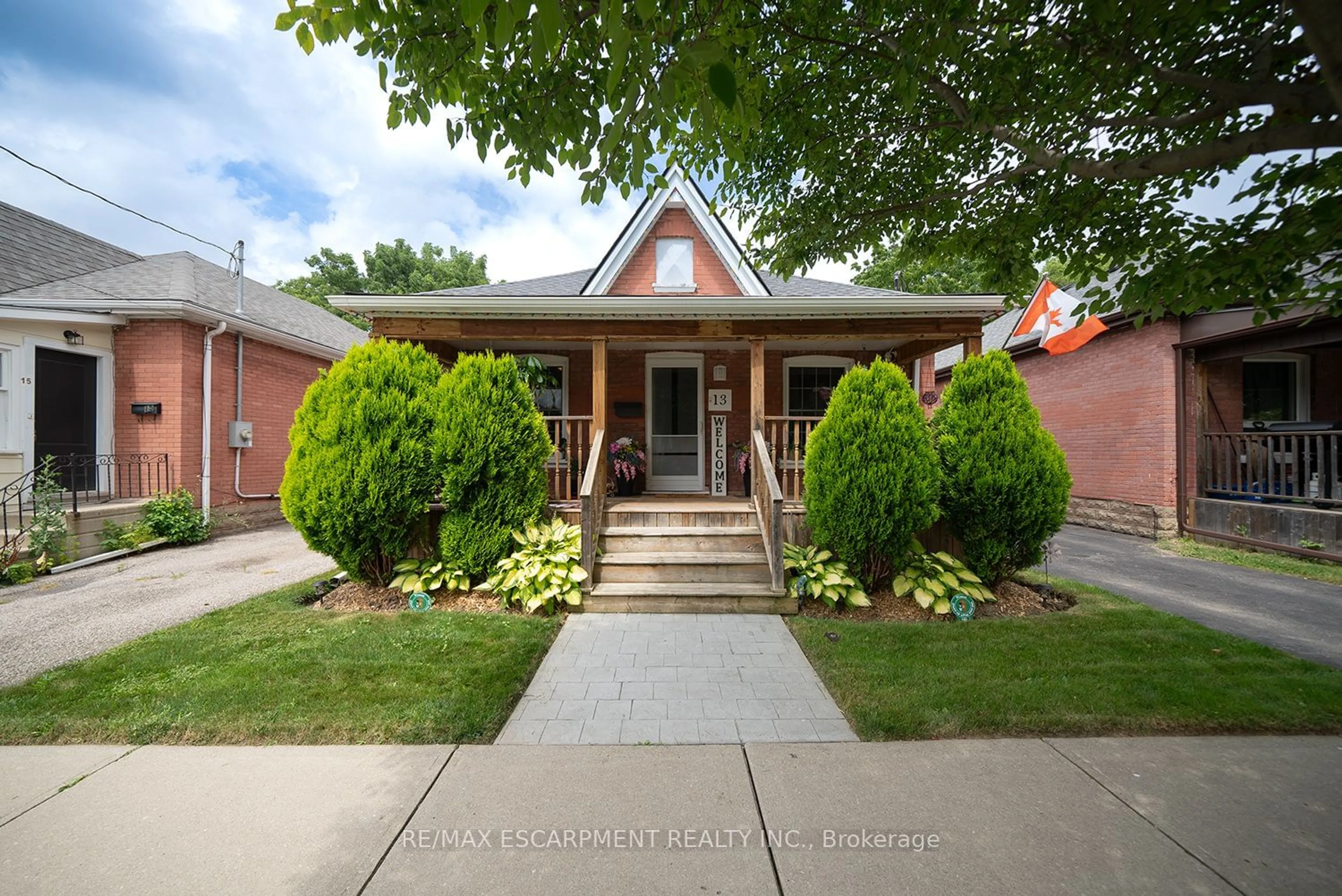 Frontside or backside of a home for 13 Strathcona Ave, Brantford Ontario N3S 1T4