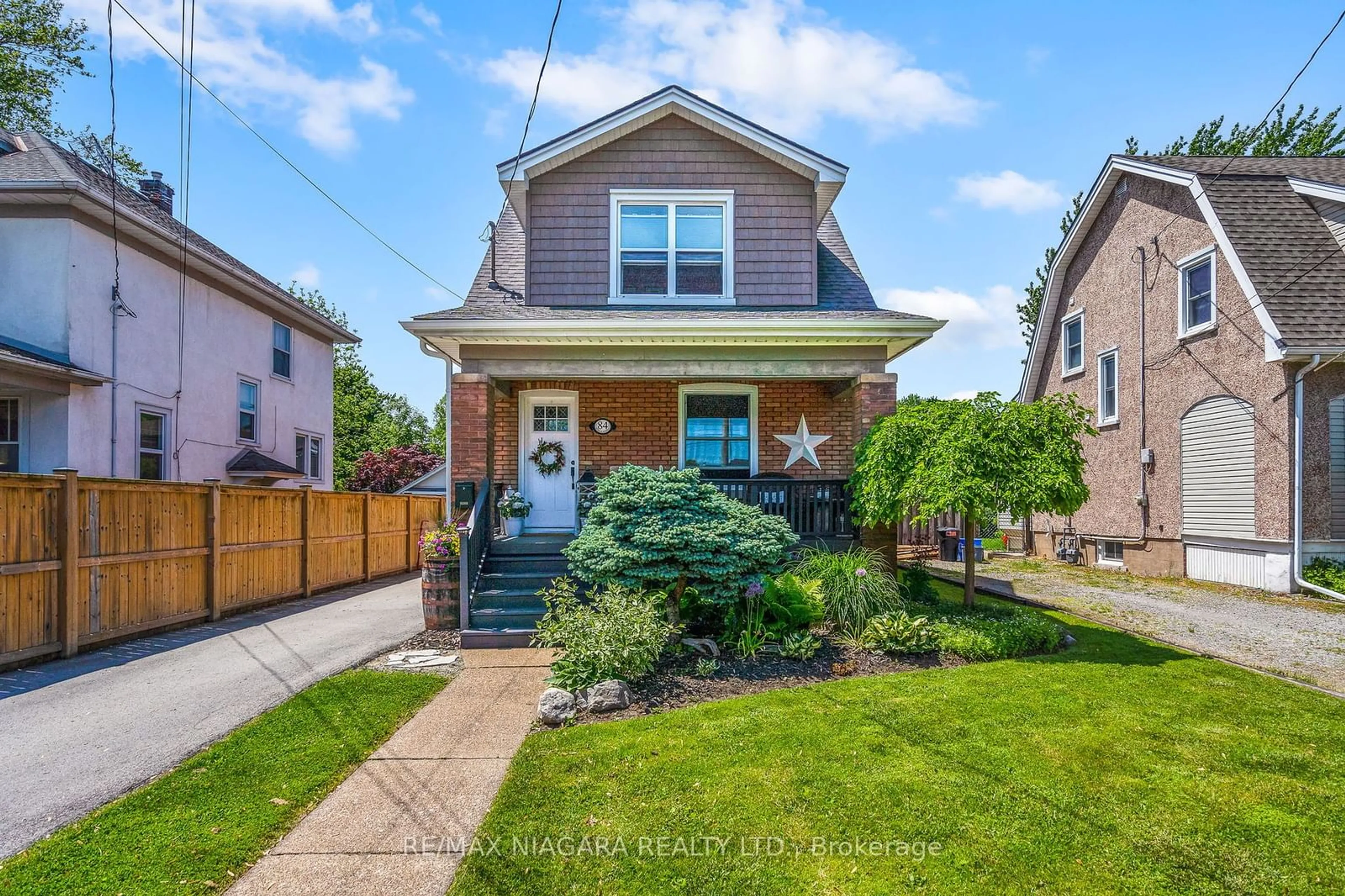 Frontside or backside of a home for 84 Steele St, Port Colborne Ontario L3K 4X2