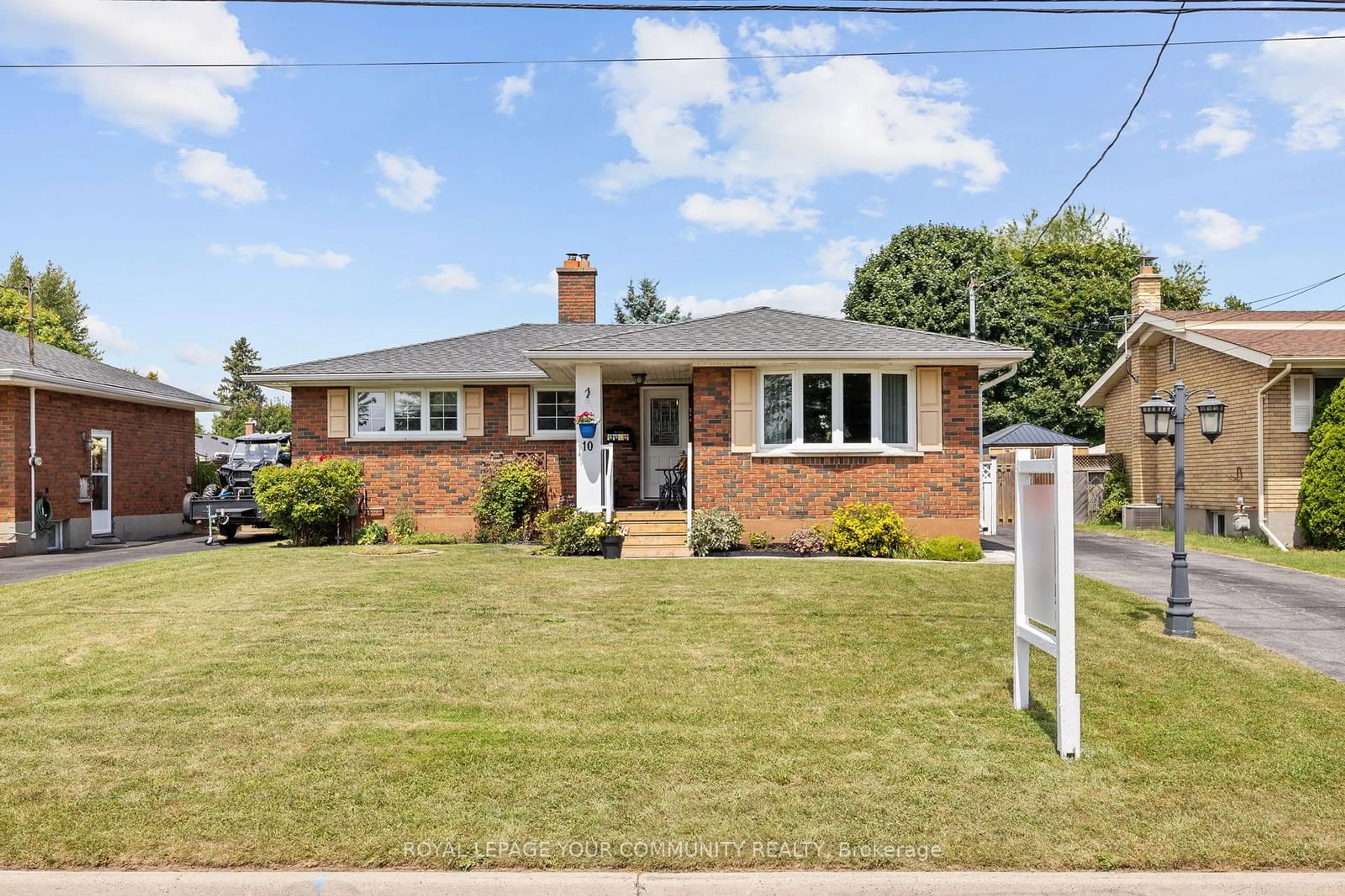 Home with brick exterior material for 10 Freeman Dr, Port Hope Ontario L1A 2C5