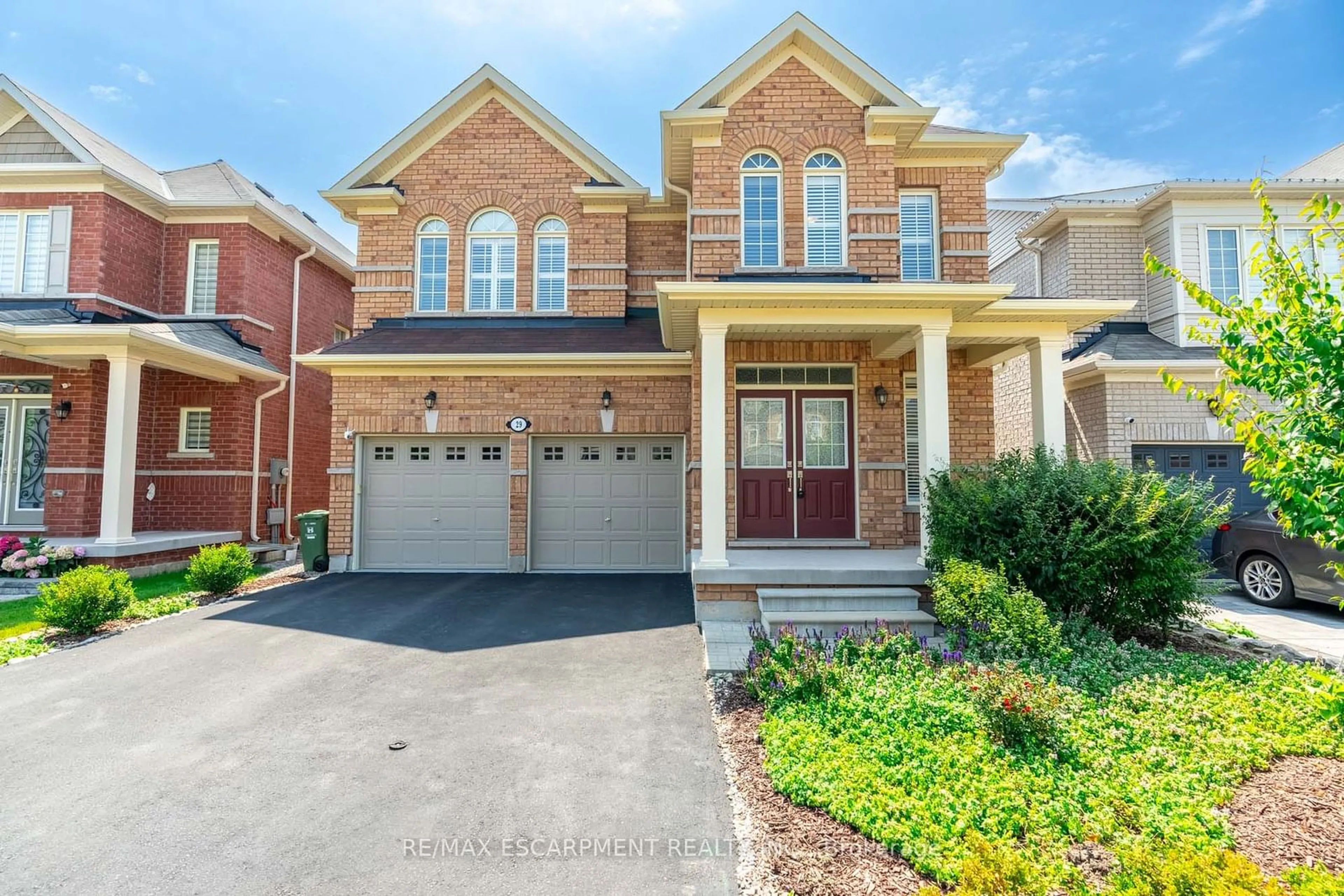 Home with brick exterior material for 29 Babcock St, Hamilton Ontario L8B 0S6