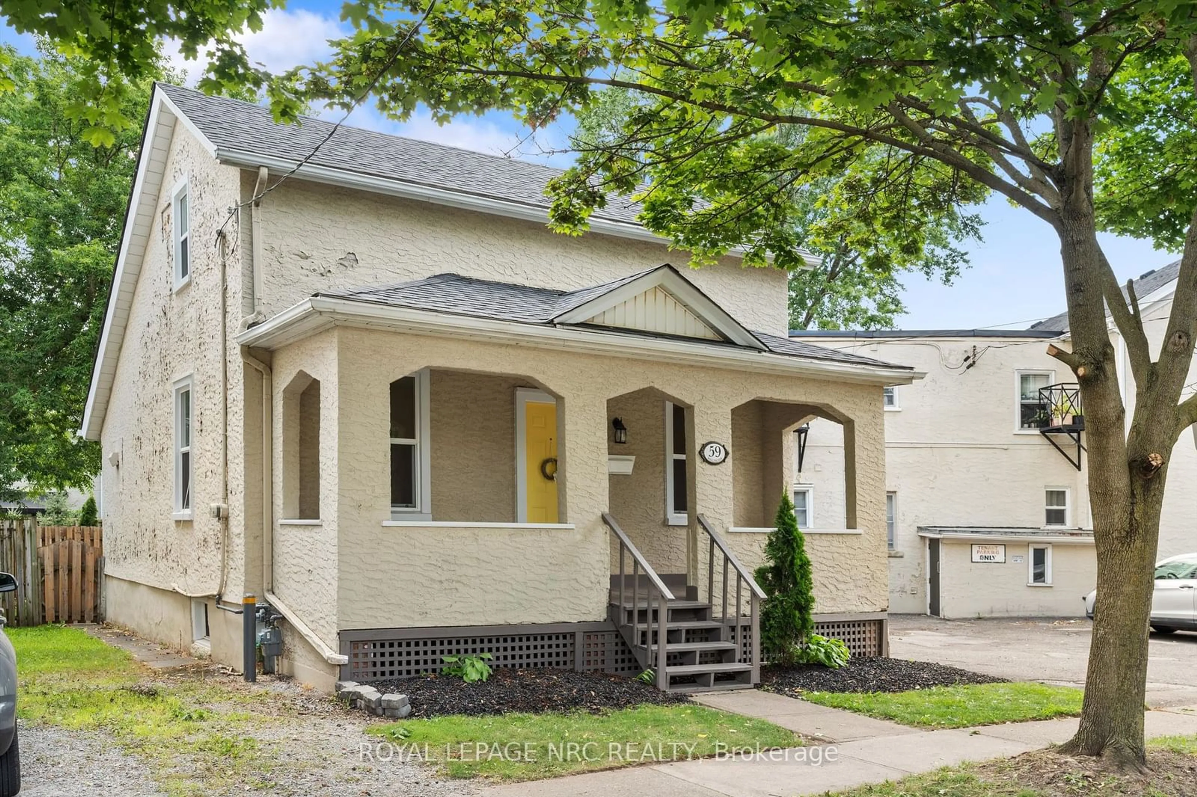 Frontside or backside of a home for 59 Wellington St, St. Catharines Ontario L2R 5P9