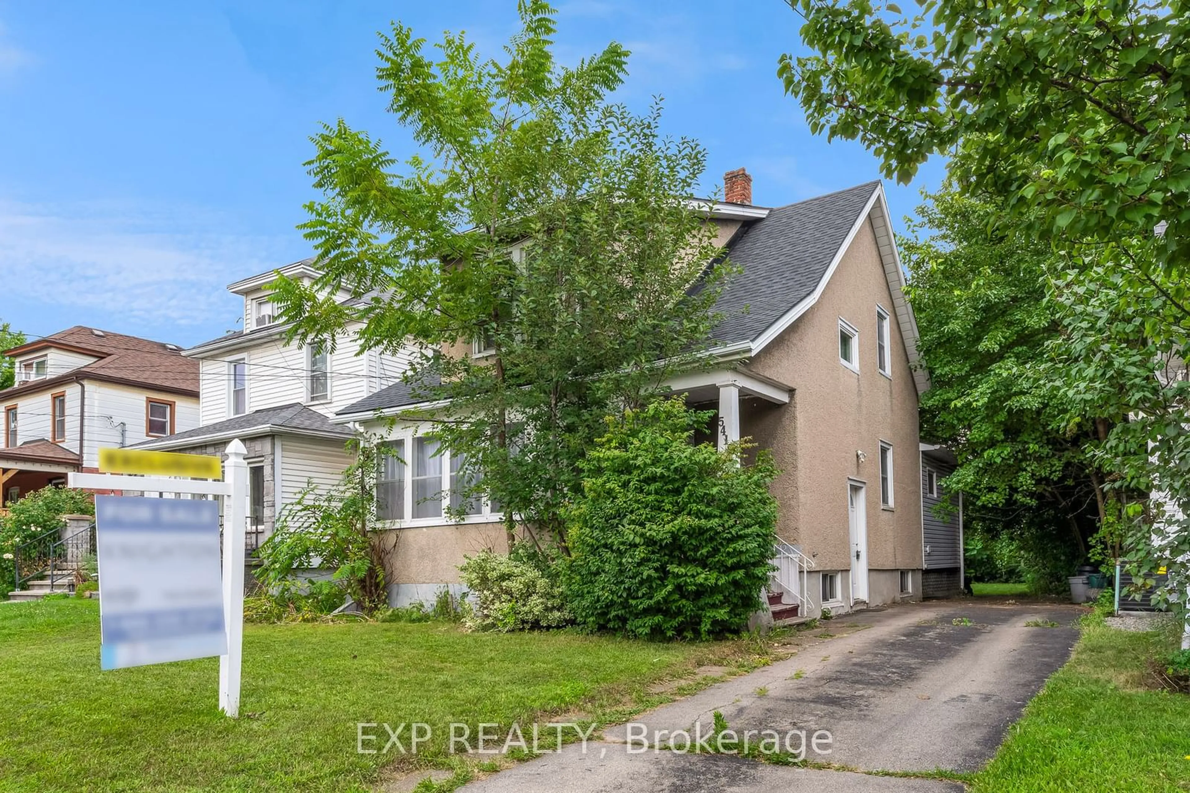 Frontside or backside of a home for 5419 Maple St, Niagara Falls Ontario L2E 2N9