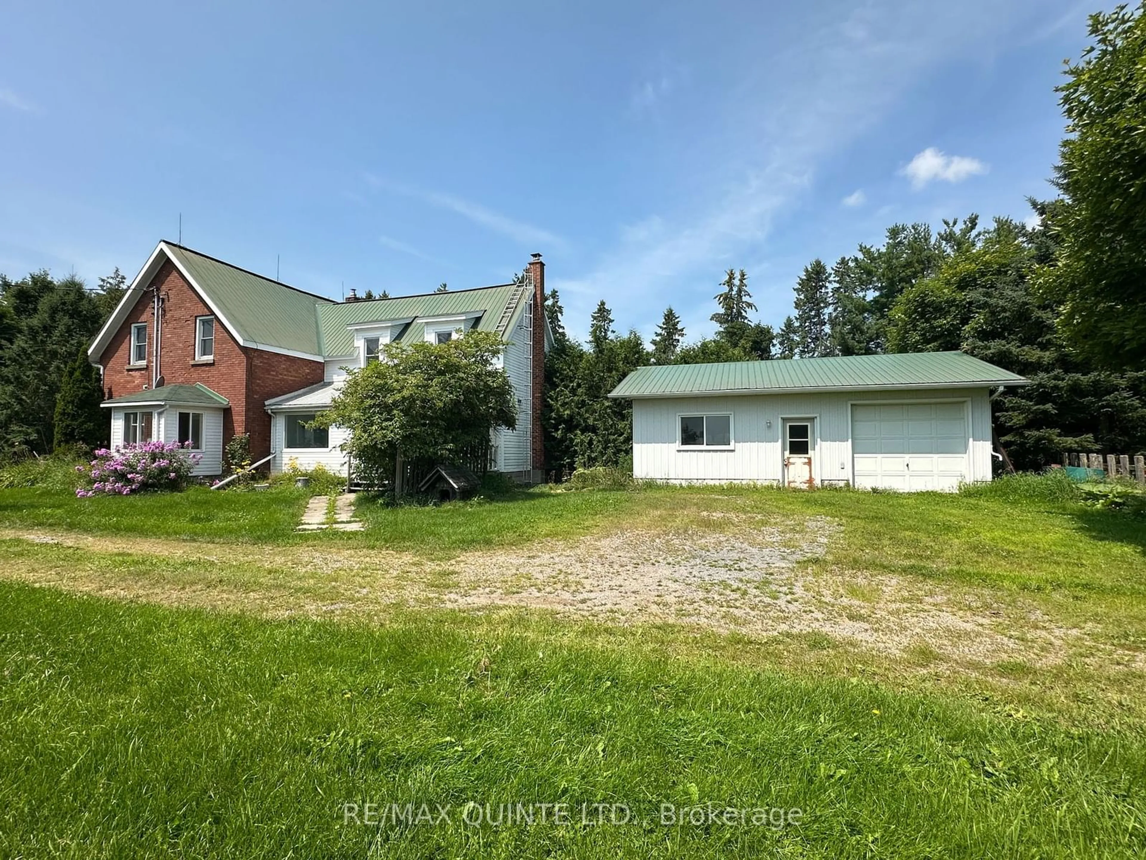 Frontside or backside of a home for 754 HUMPHRIES Rd, Renfrew Ontario K7V 3Z8