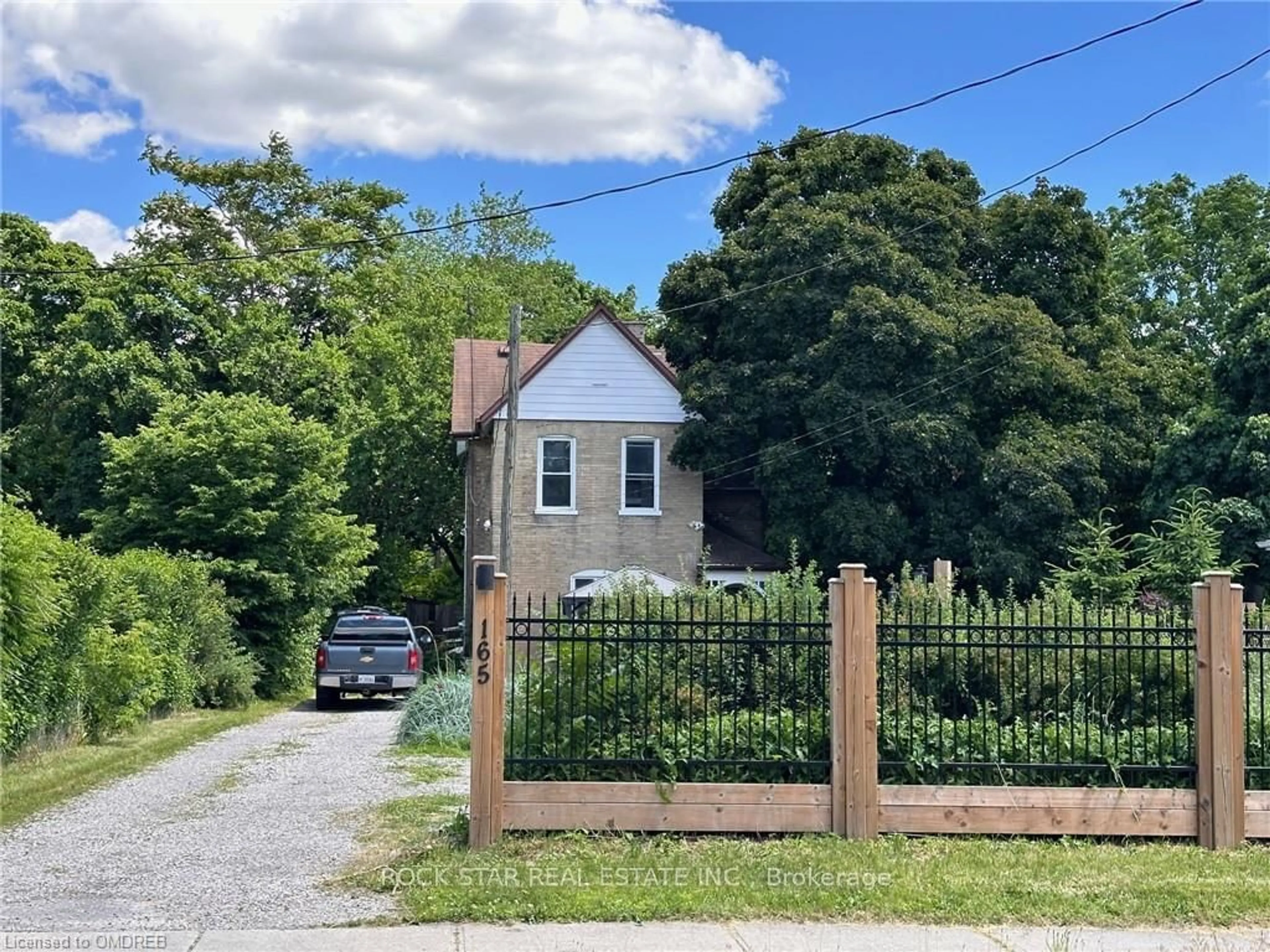 Fenced yard for 165 Sydenham Rd, Brantford Ontario N3R 3Z1