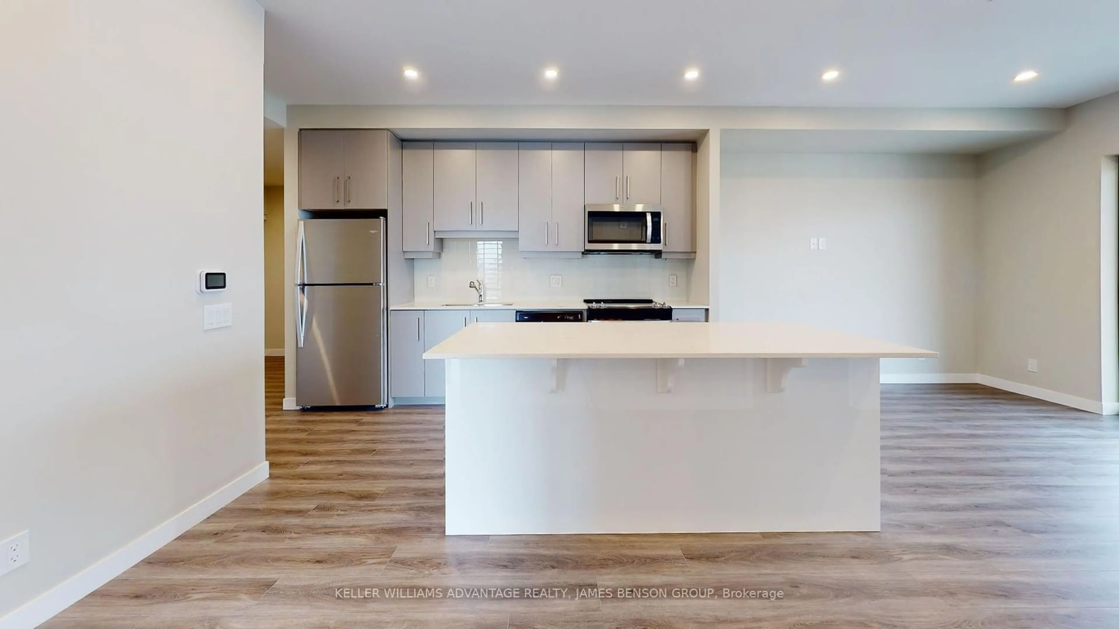 Open concept kitchen for 15 Queen St #1611, Hamilton Ontario L8P 0C6