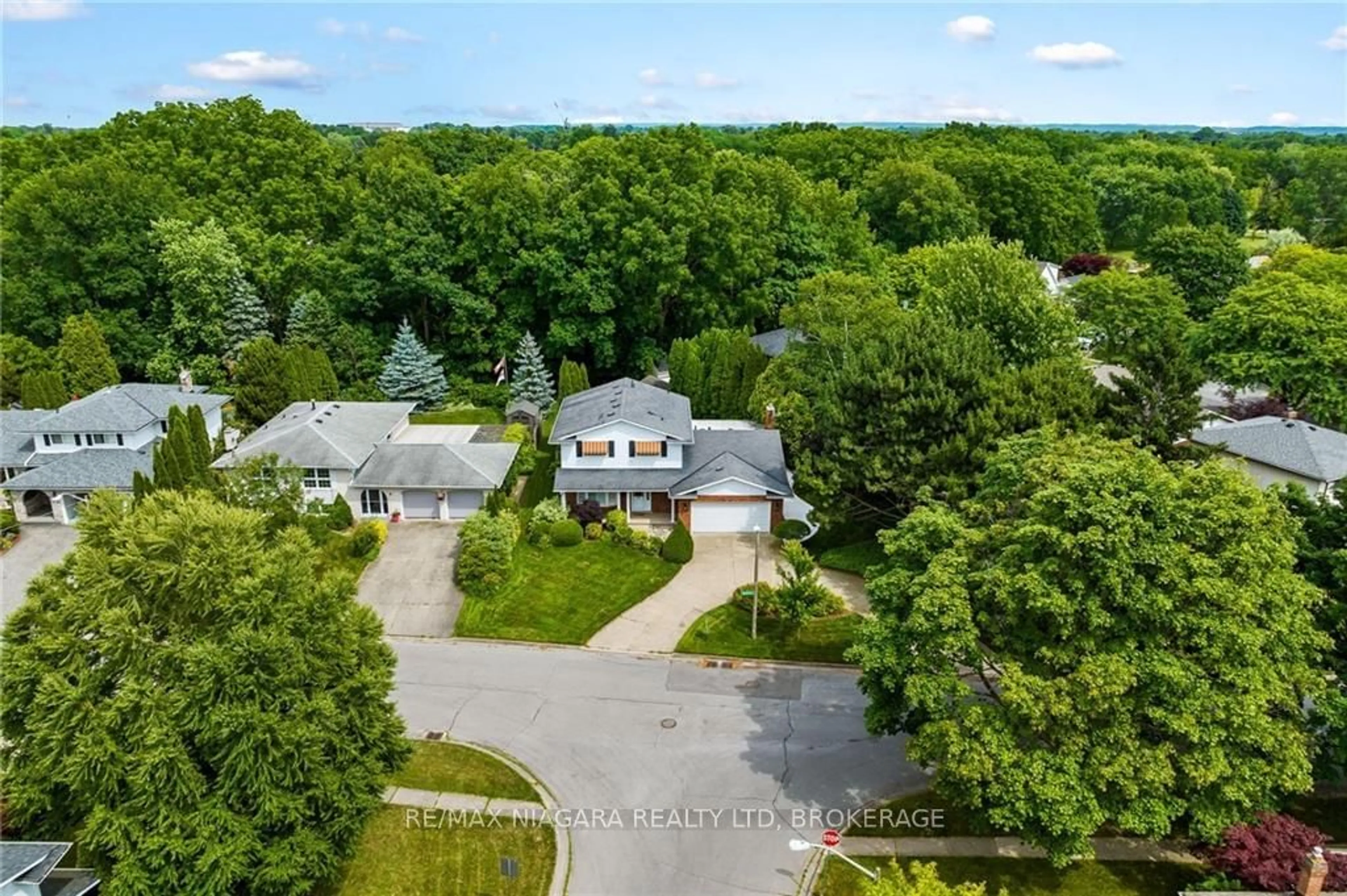 A pic from exterior of the house or condo, the street view for 6 Butler Cres, St. Catharines Ontario L2M 7B3