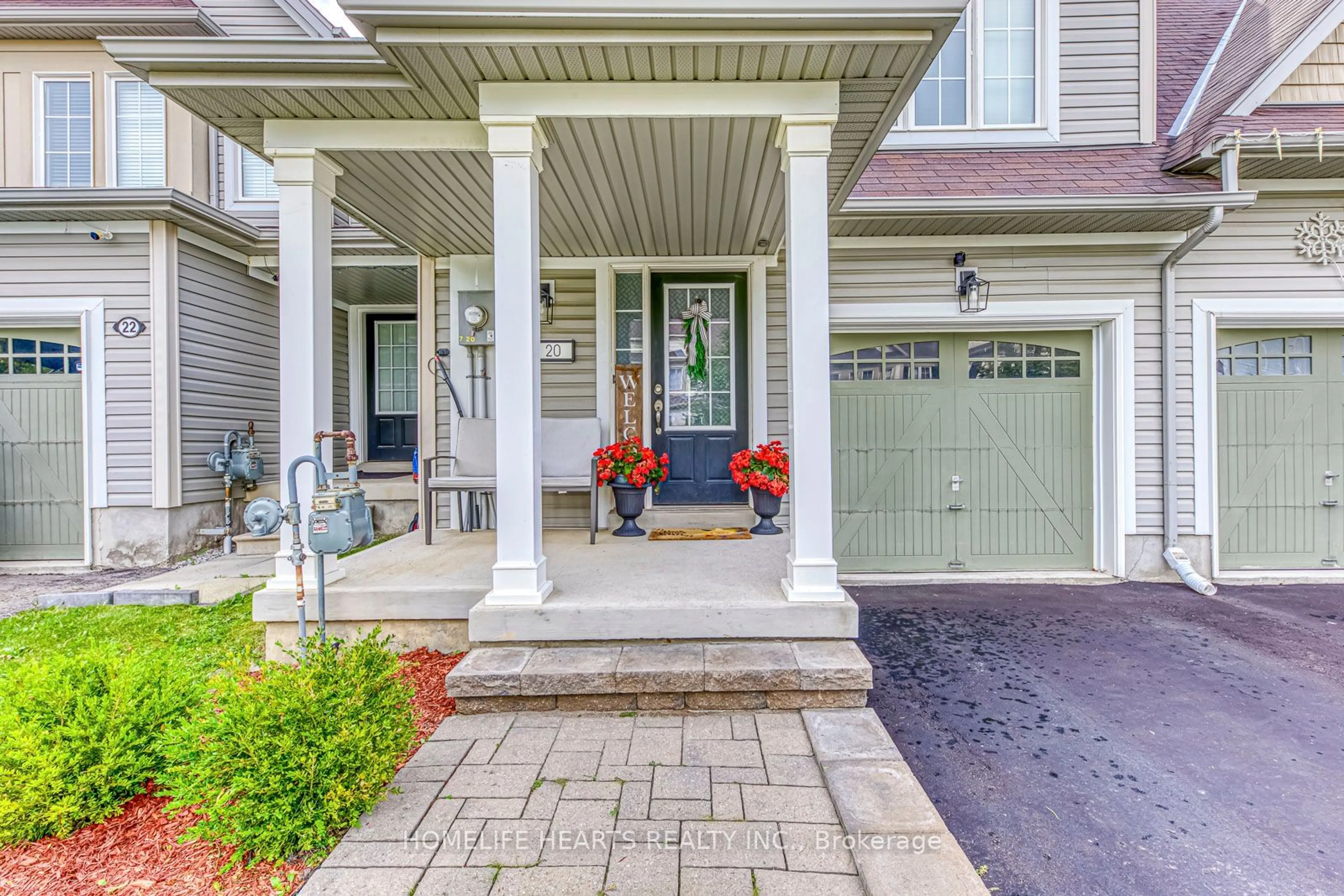 Indoor entryway for 20 Lynch Cres, Hamilton Ontario L0R 1C0