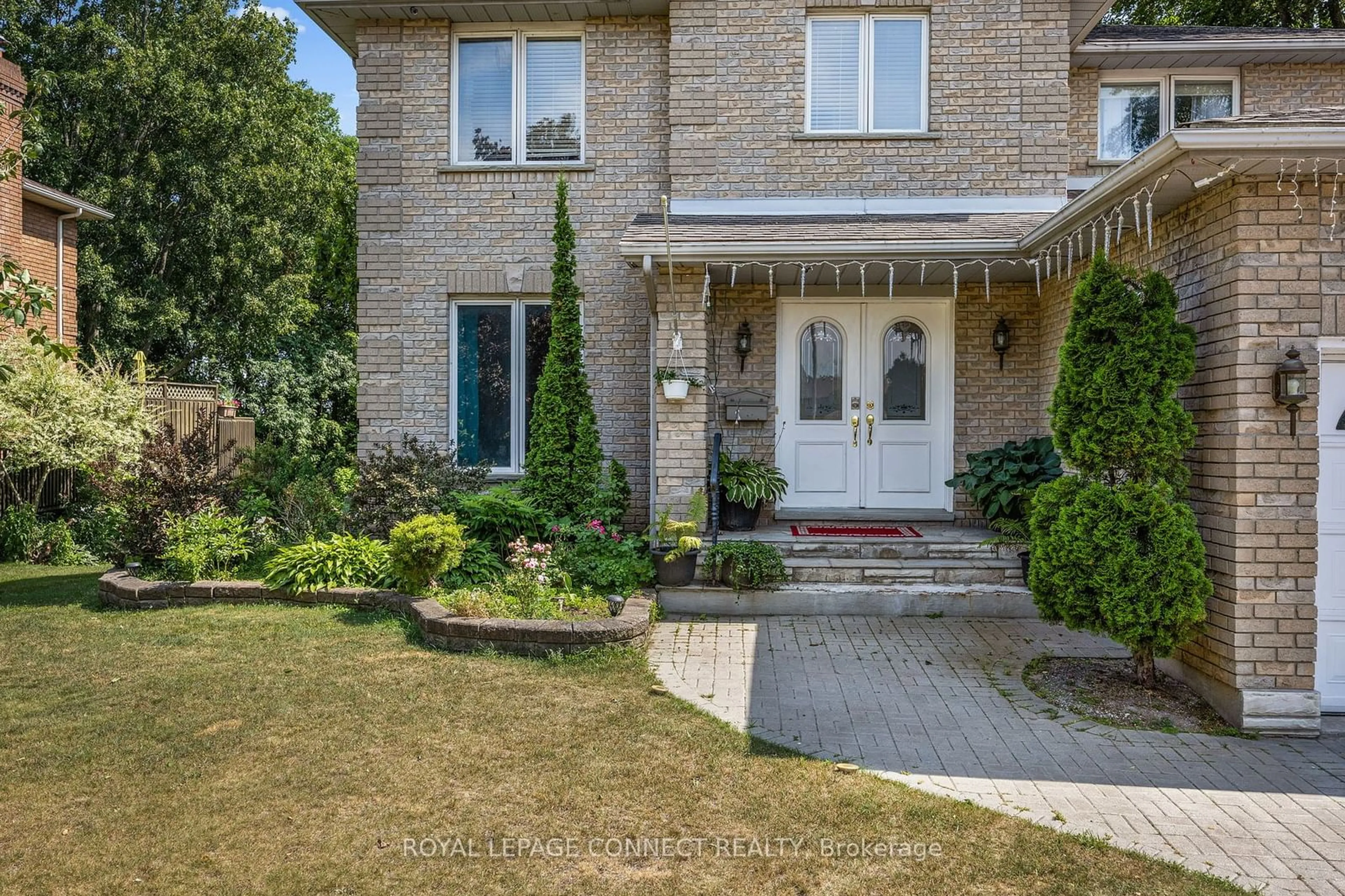 Outside view for 64 Parkview Hts, Quinte West Ontario K8V 6P5