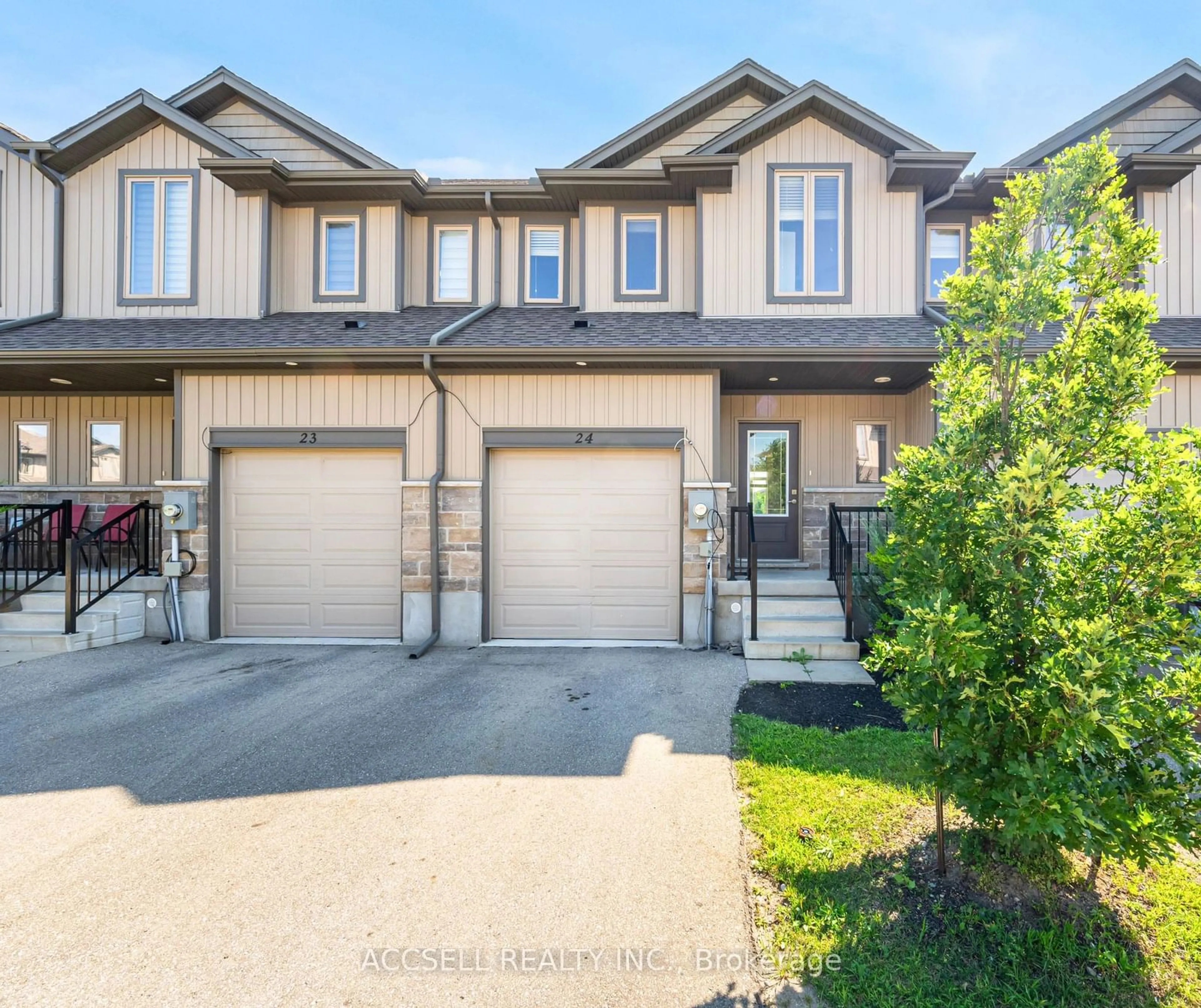 A pic from exterior of the house or condo for 1023 Devonshire Ave #24, Woodstock Ontario N4S 0E7