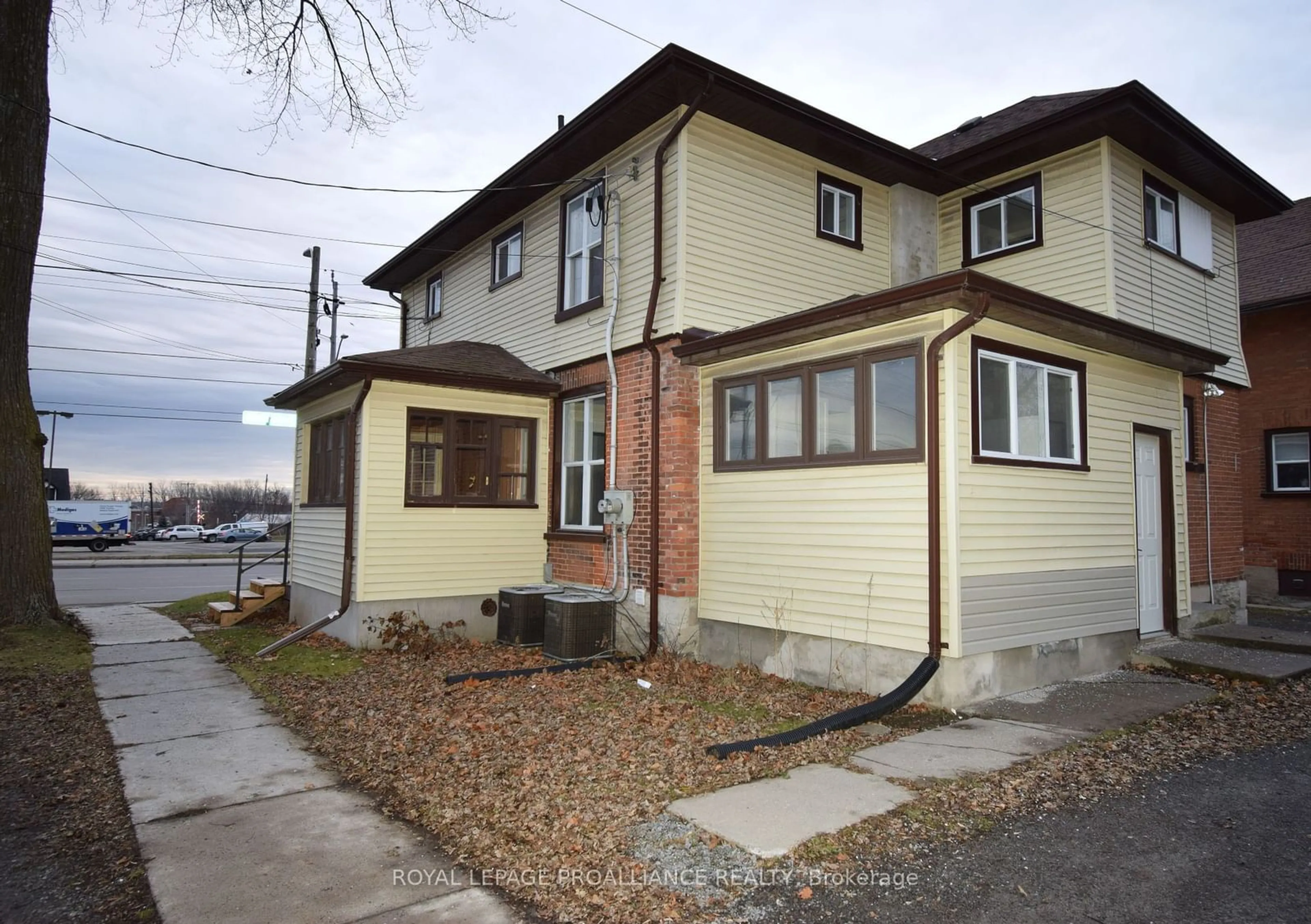 A pic from exterior of the house or condo, cottage for 158 Dundas St, Belleville Ontario K8N 1C7