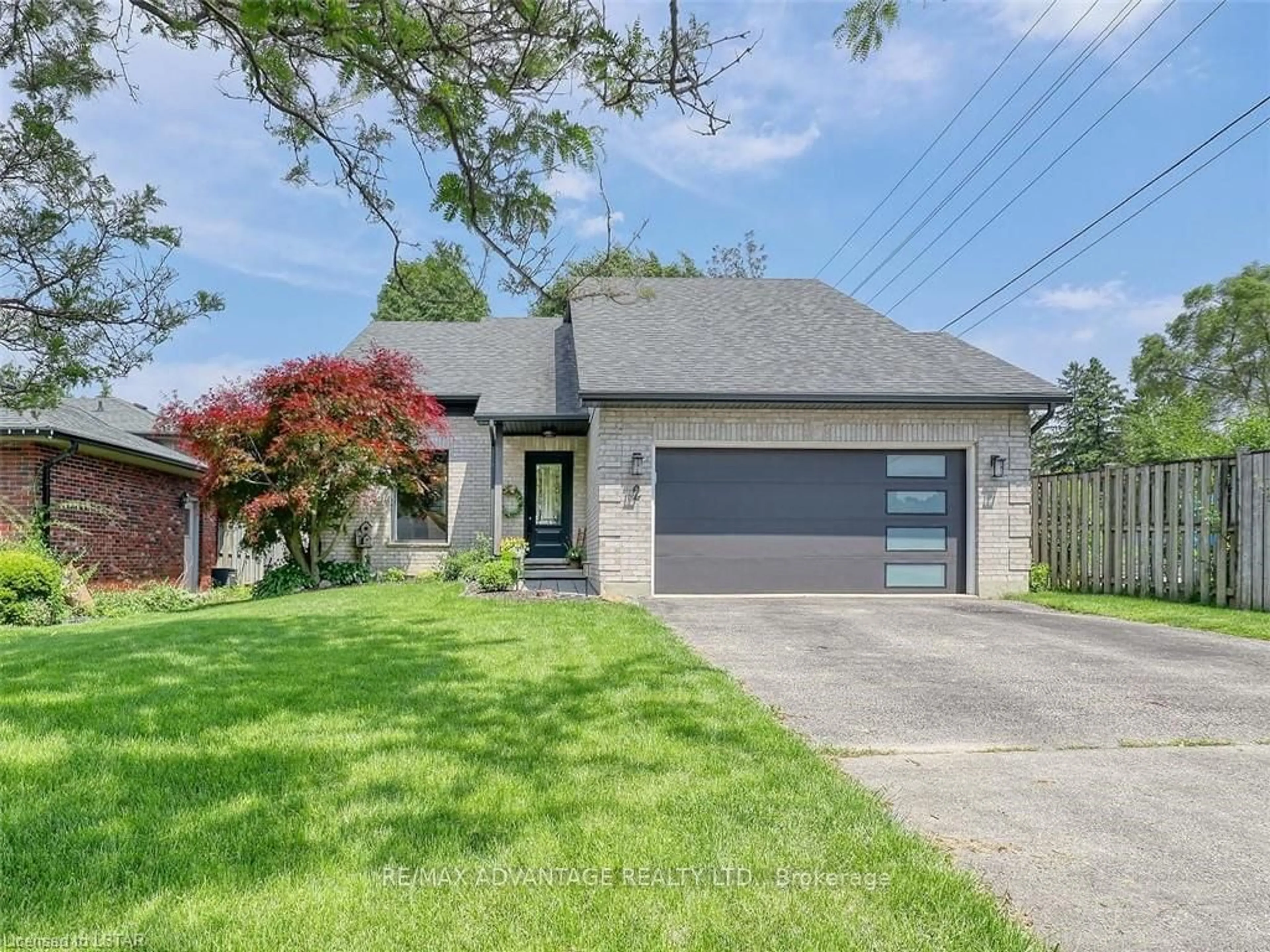 Frontside or backside of a home for 2 Stoneycreek Cres, London Ontario N5X 3X4