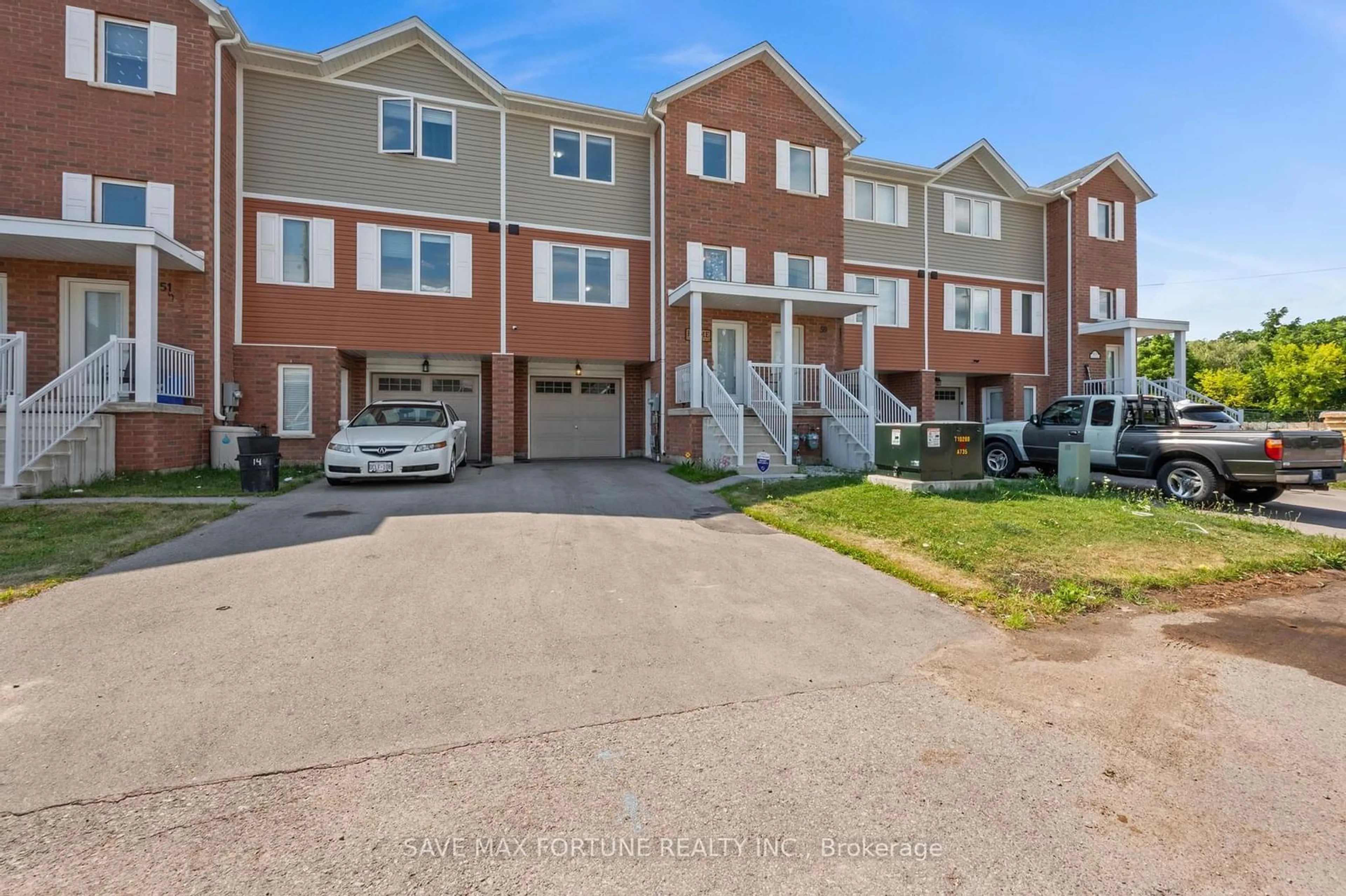 A pic from exterior of the house or condo for 55 Denistoun St, Welland Ontario L3C 1T9