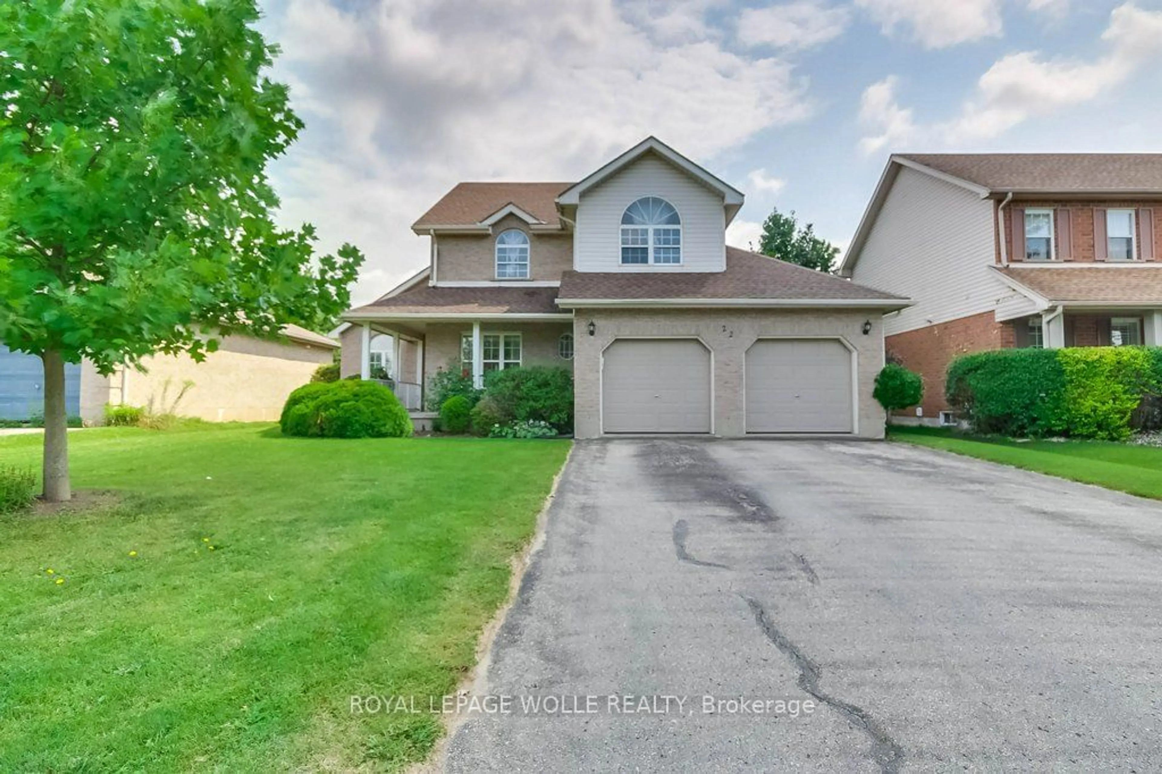 Frontside or backside of a home for 22 Dogwood Dr, Tillsonburg Ontario N4G 5S5