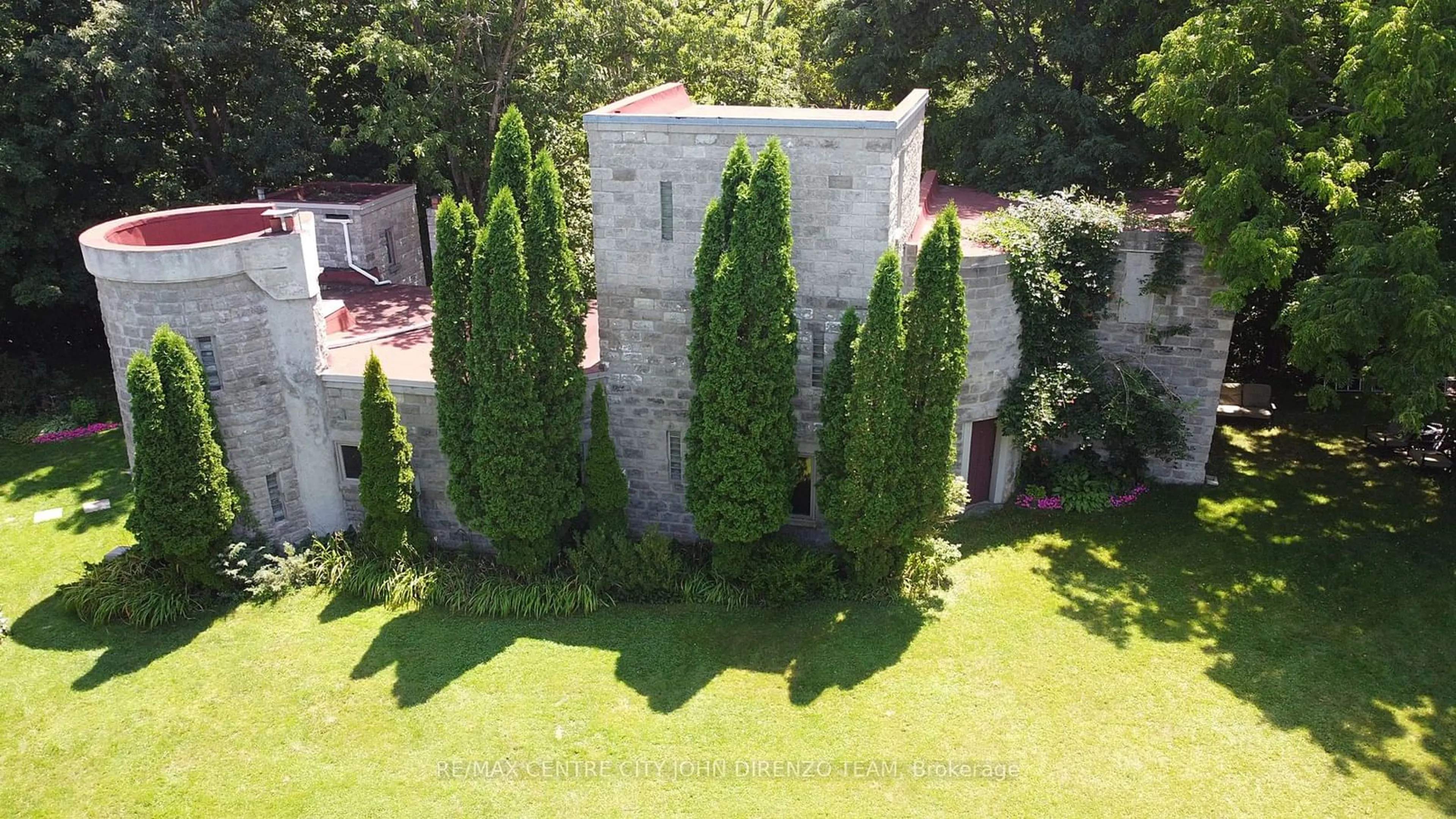 Outside view for 42759 Water Tower Line, Central Elgin Ontario N5P 3T3