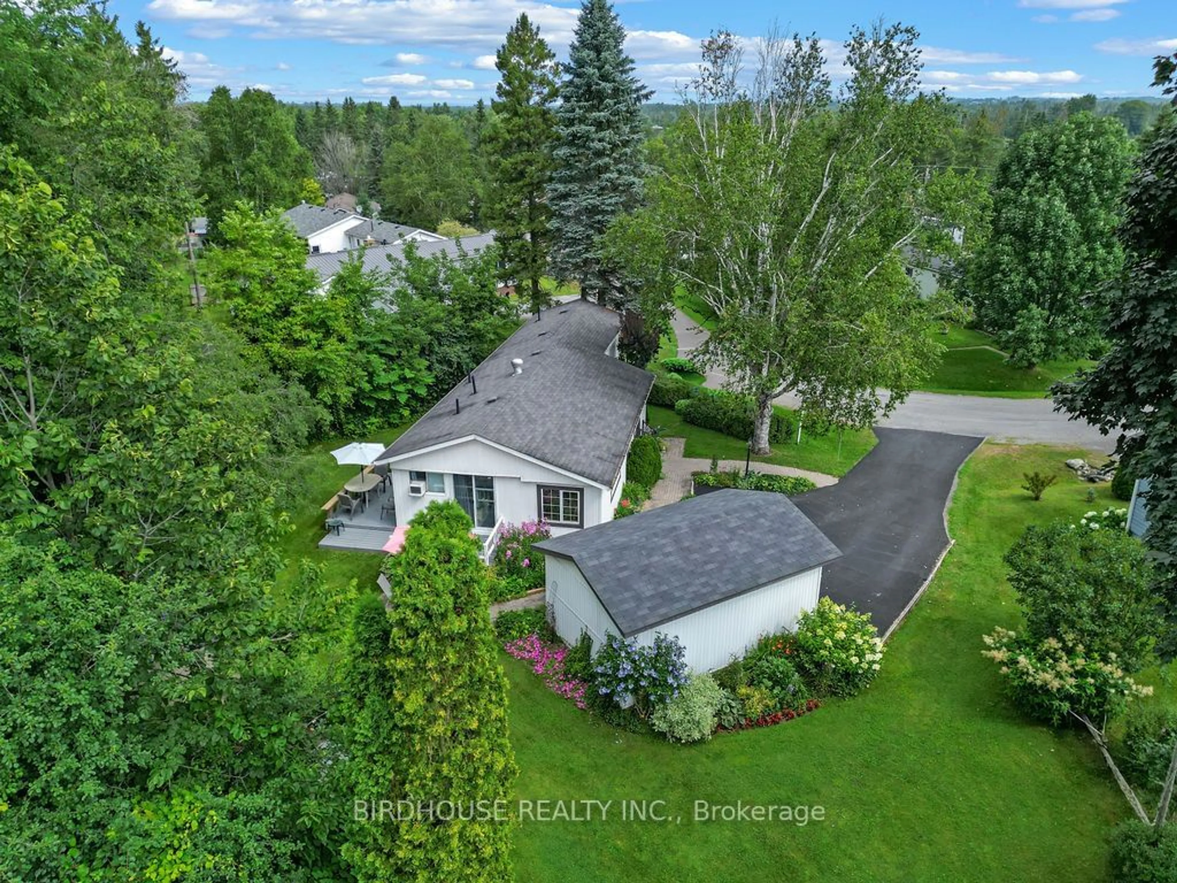 Frontside or backside of a home for 2 Hill St, Kawartha Lakes Ontario K9V 0H5