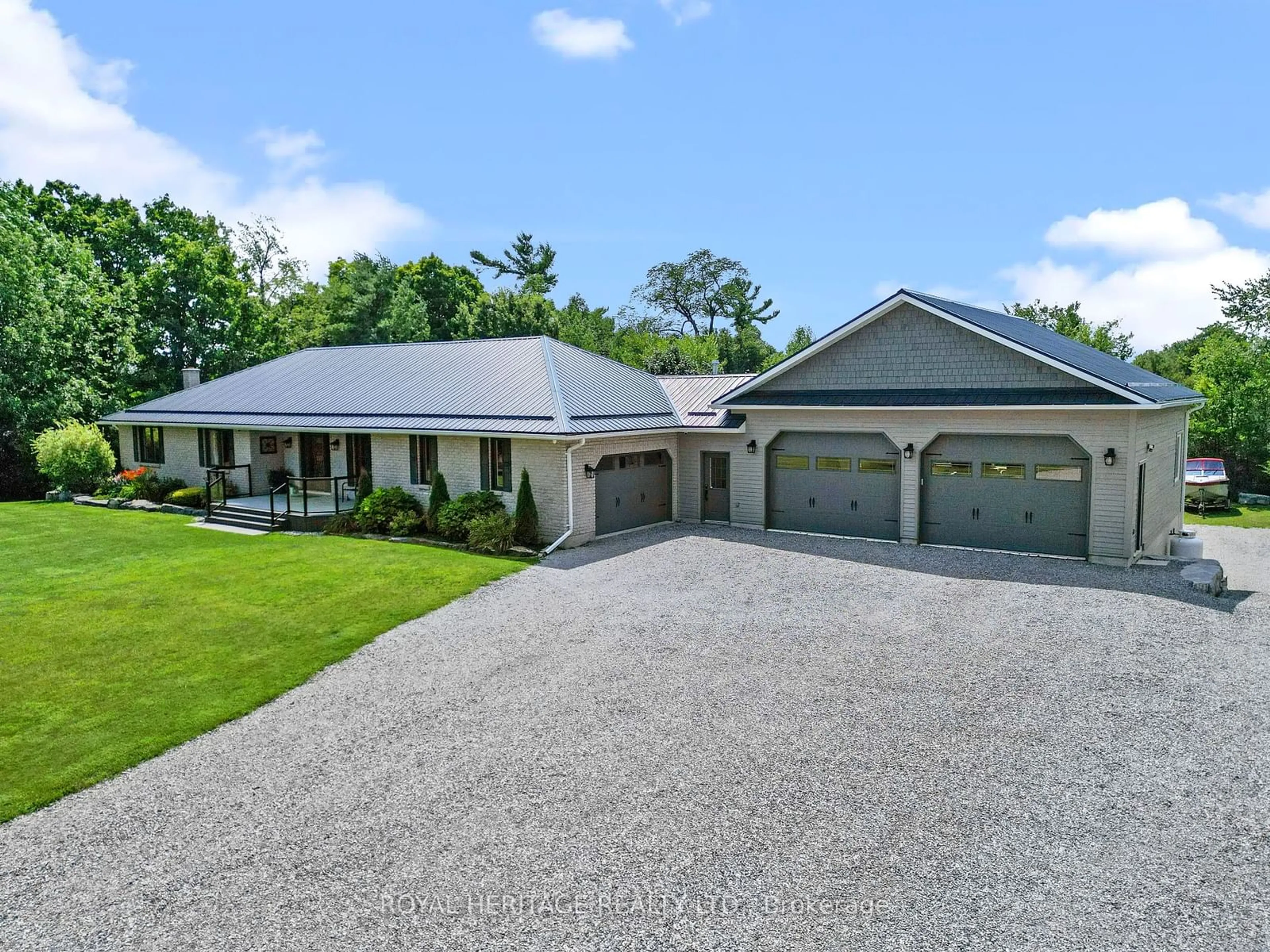 Frontside or backside of a home for 129 Ellwood Cres, Galway-Cavendish and Harvey Ontario K0M 1A0