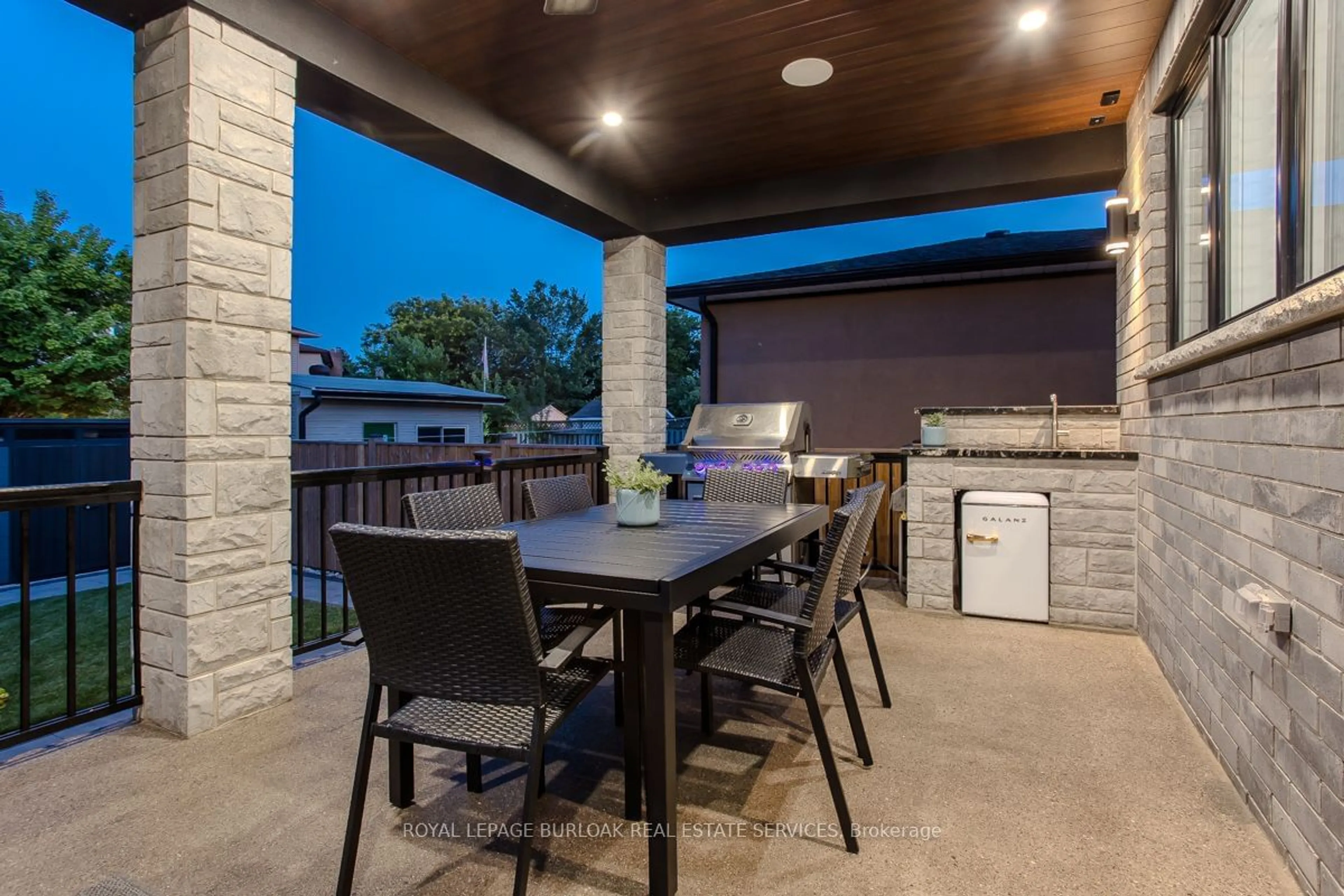 Patio for 474 Dewitt Rd, Hamilton Ontario L8E 5A5