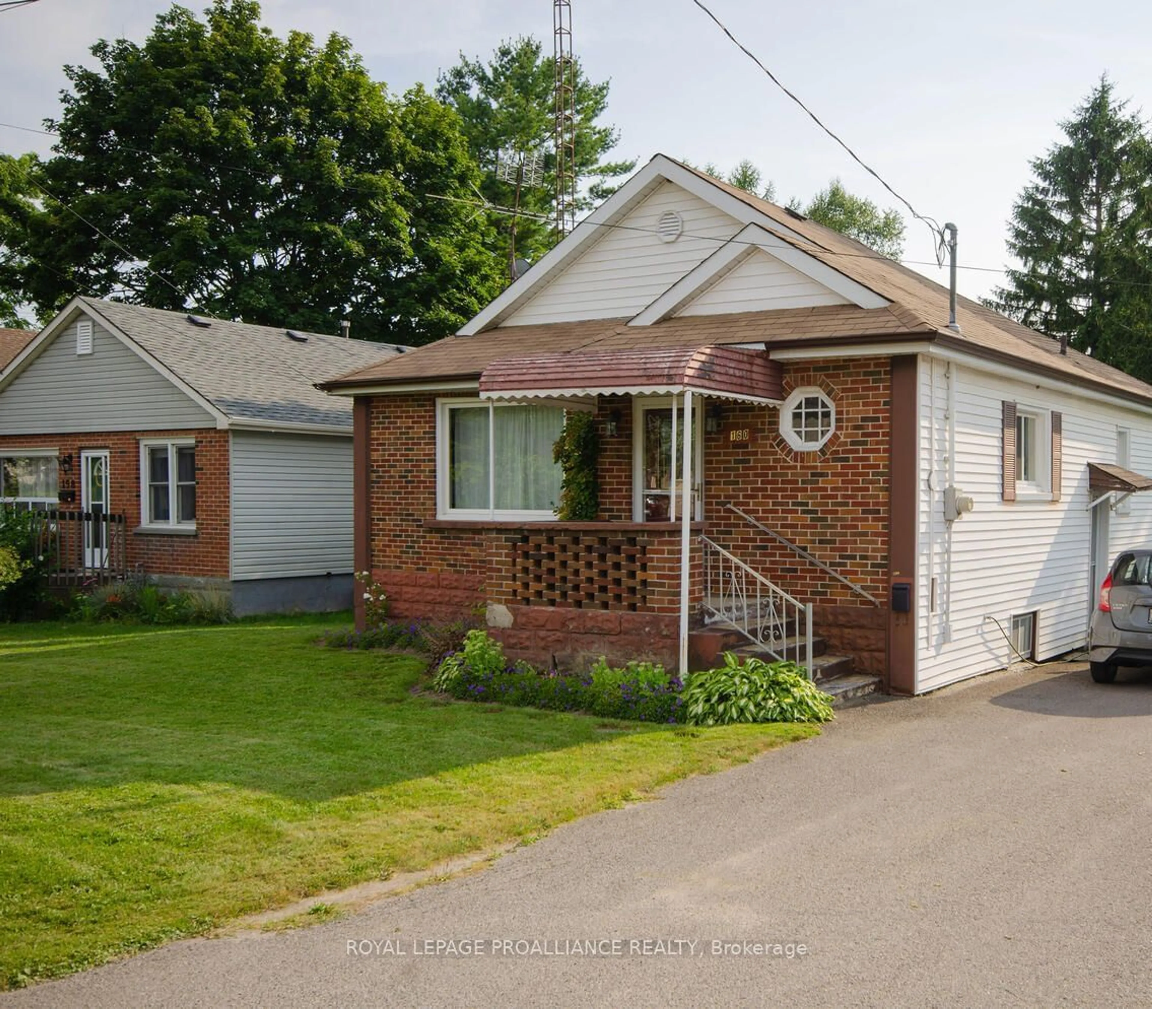 Frontside or backside of a home for 160 Hope St, Port Hope Ontario L1A 2P1