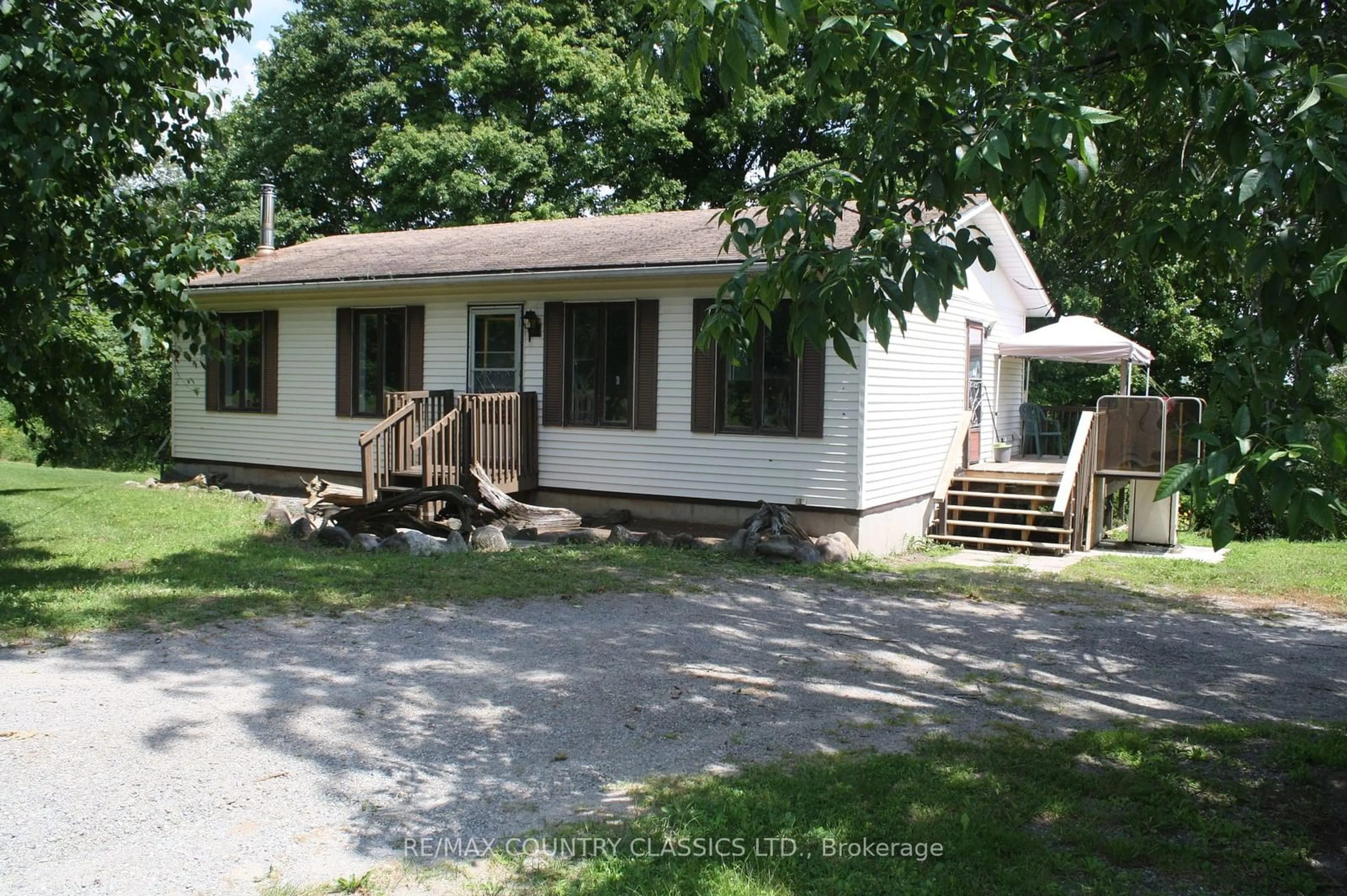 Frontside or backside of a home, cottage for 223 Pine View Ridge Rd, Tudor & Cashel Ontario K0L 1W0