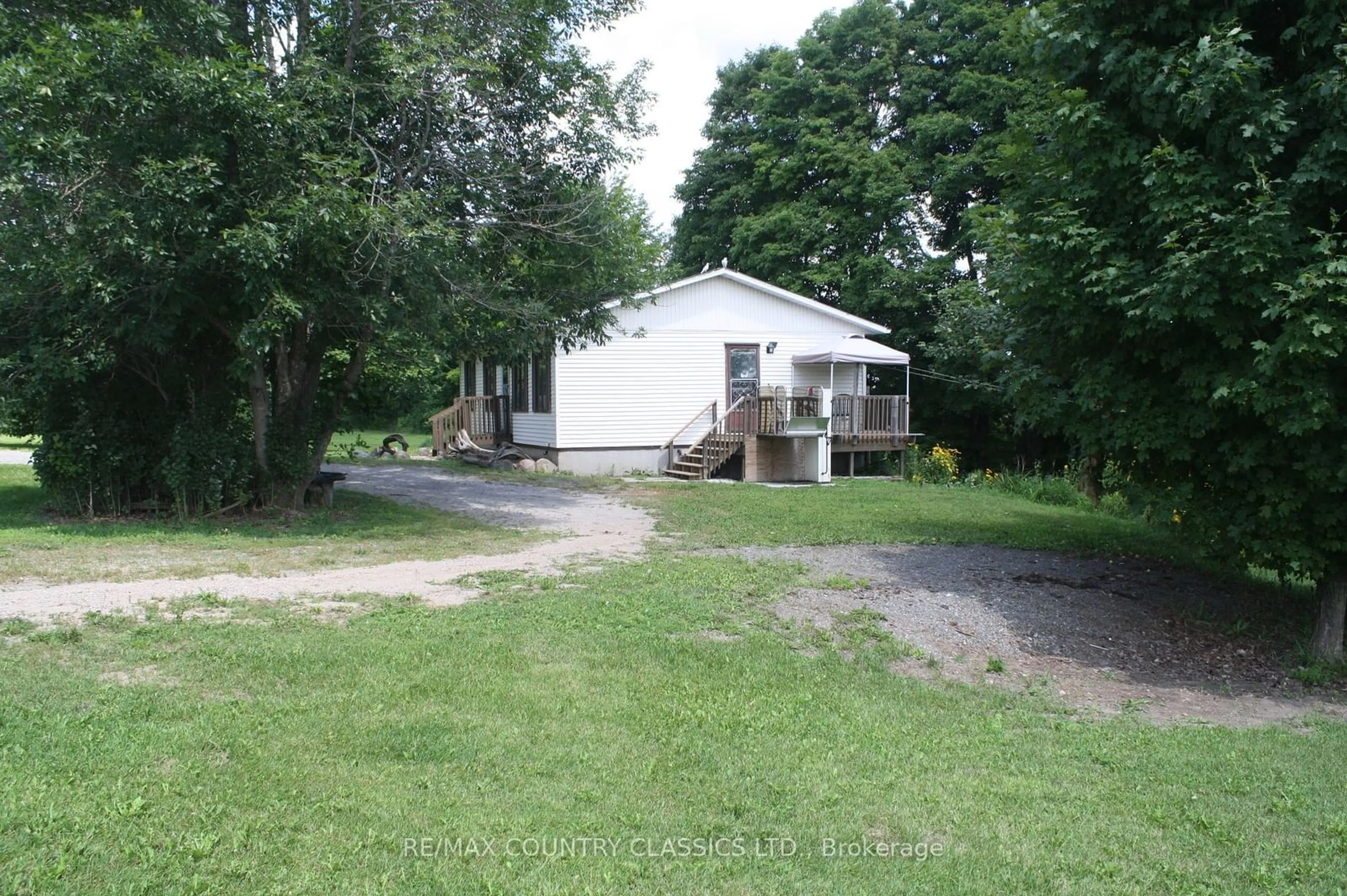 Frontside or backside of a home, cottage for 223 Pine View Ridge Rd, Tudor & Cashel Ontario K0L 1W0