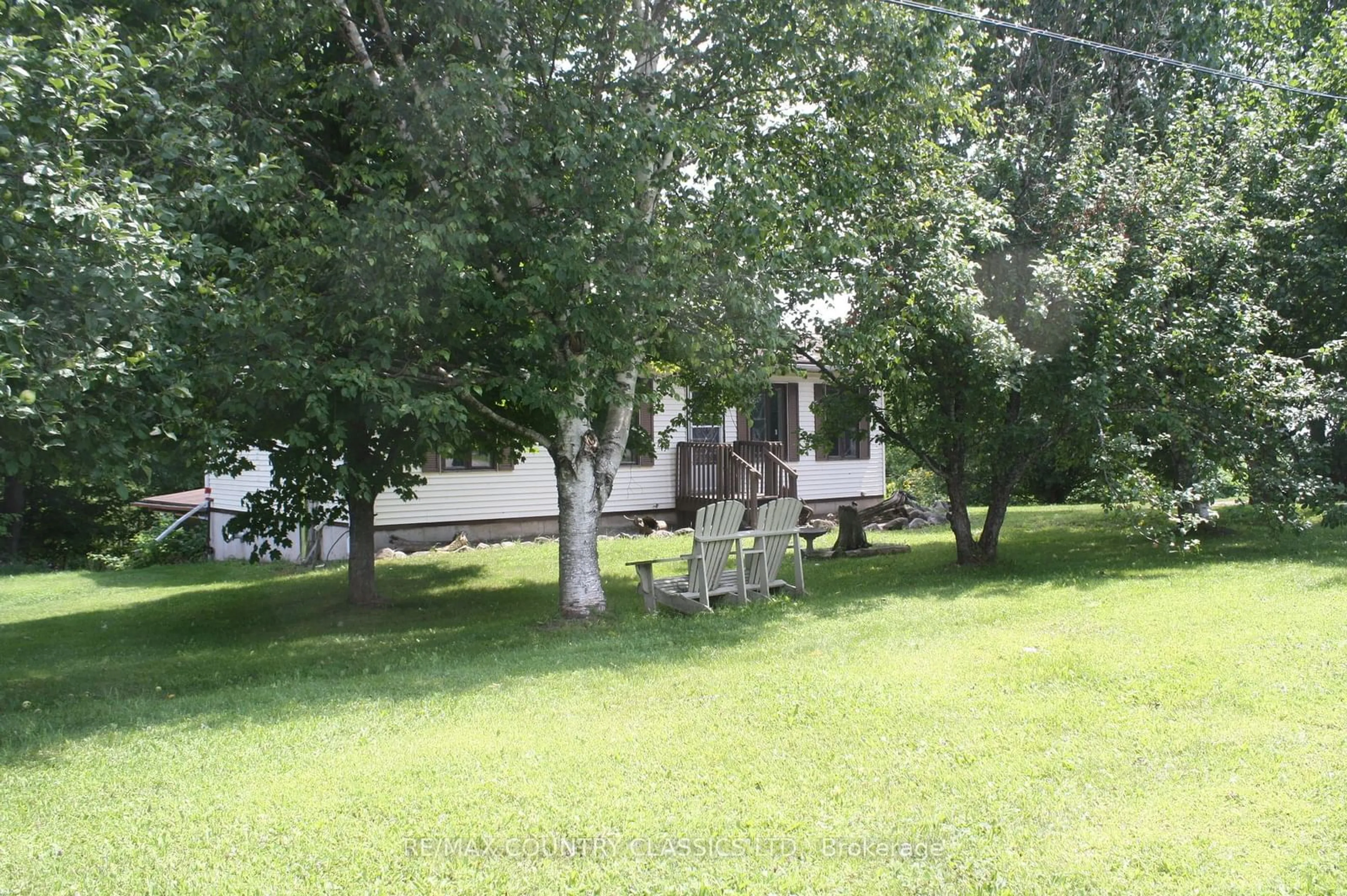 Patio, the street view for 223 Pine View Ridge Rd, Tudor & Cashel Ontario K0L 1W0