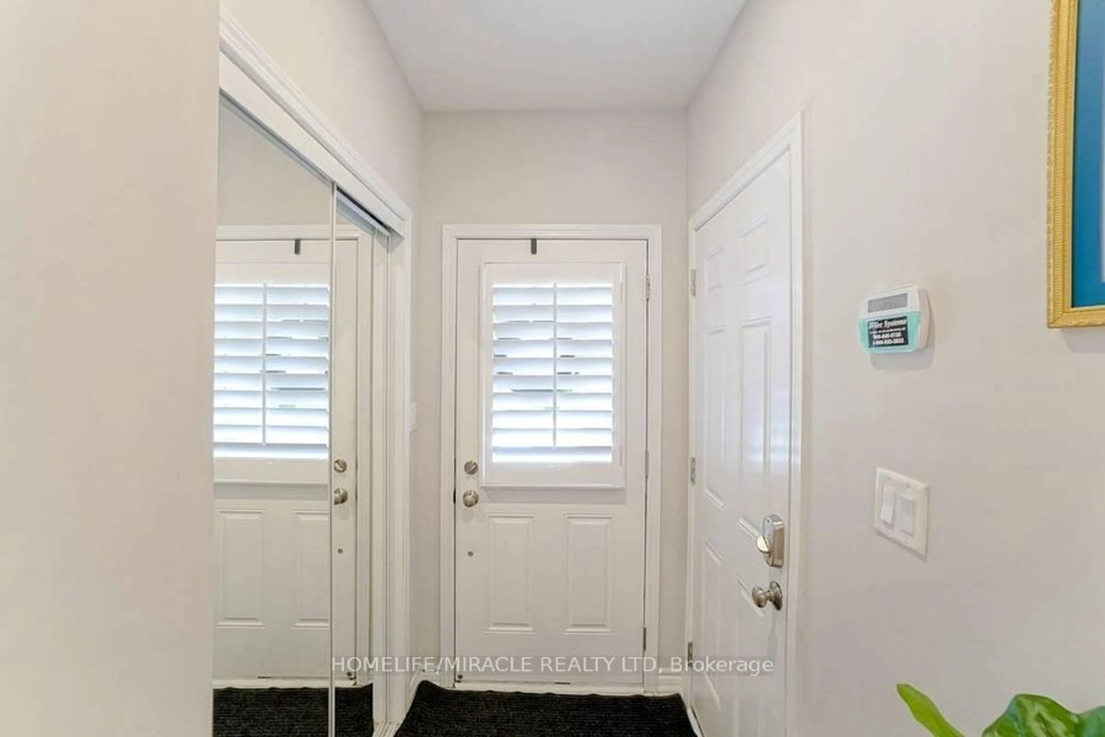 Indoor entryway for 267 Reis Pl, Milton Ontario L9E 0A5