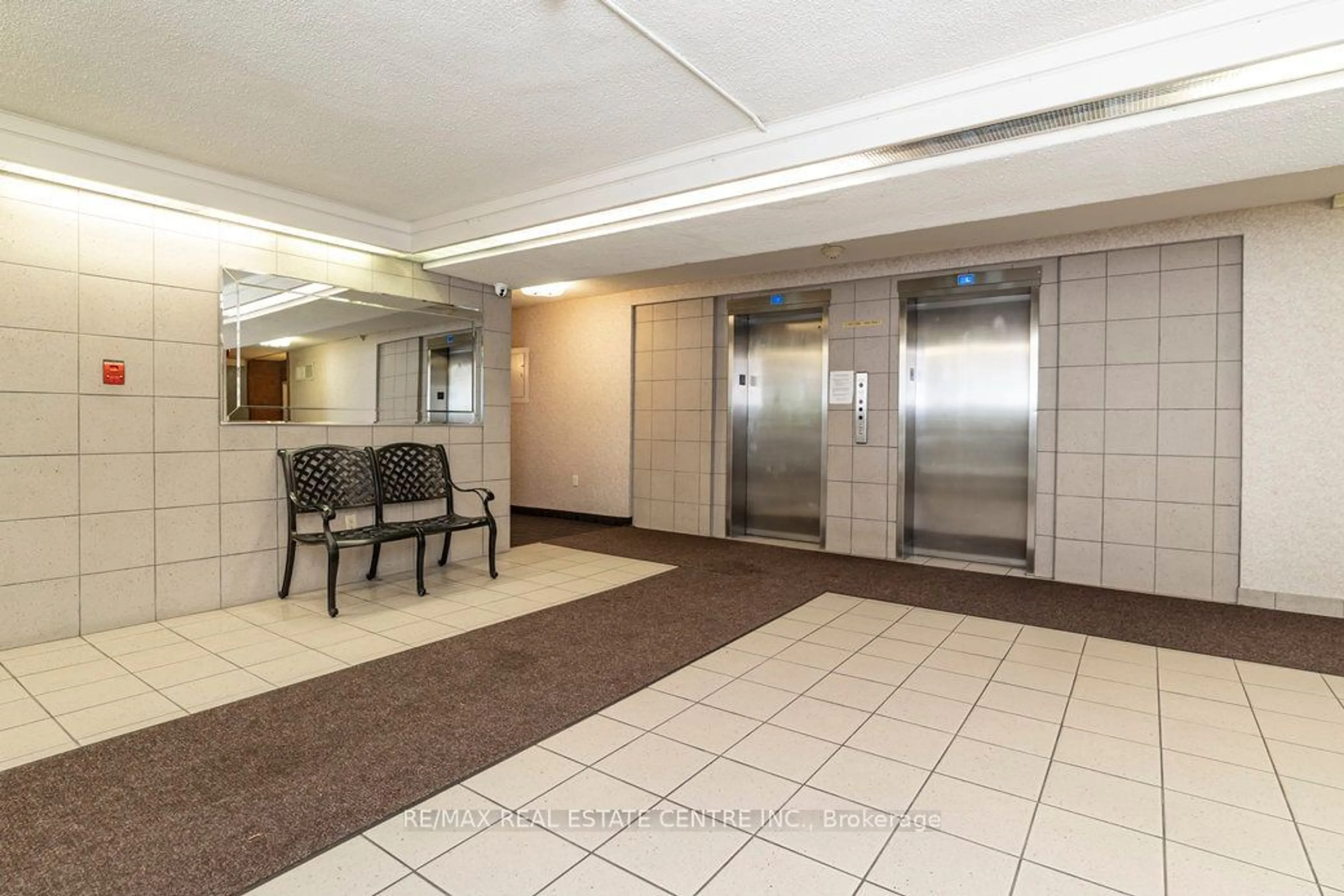 Indoor foyer, unknown floor for 1966 Main St #406, Hamilton Ontario L8S 1J6