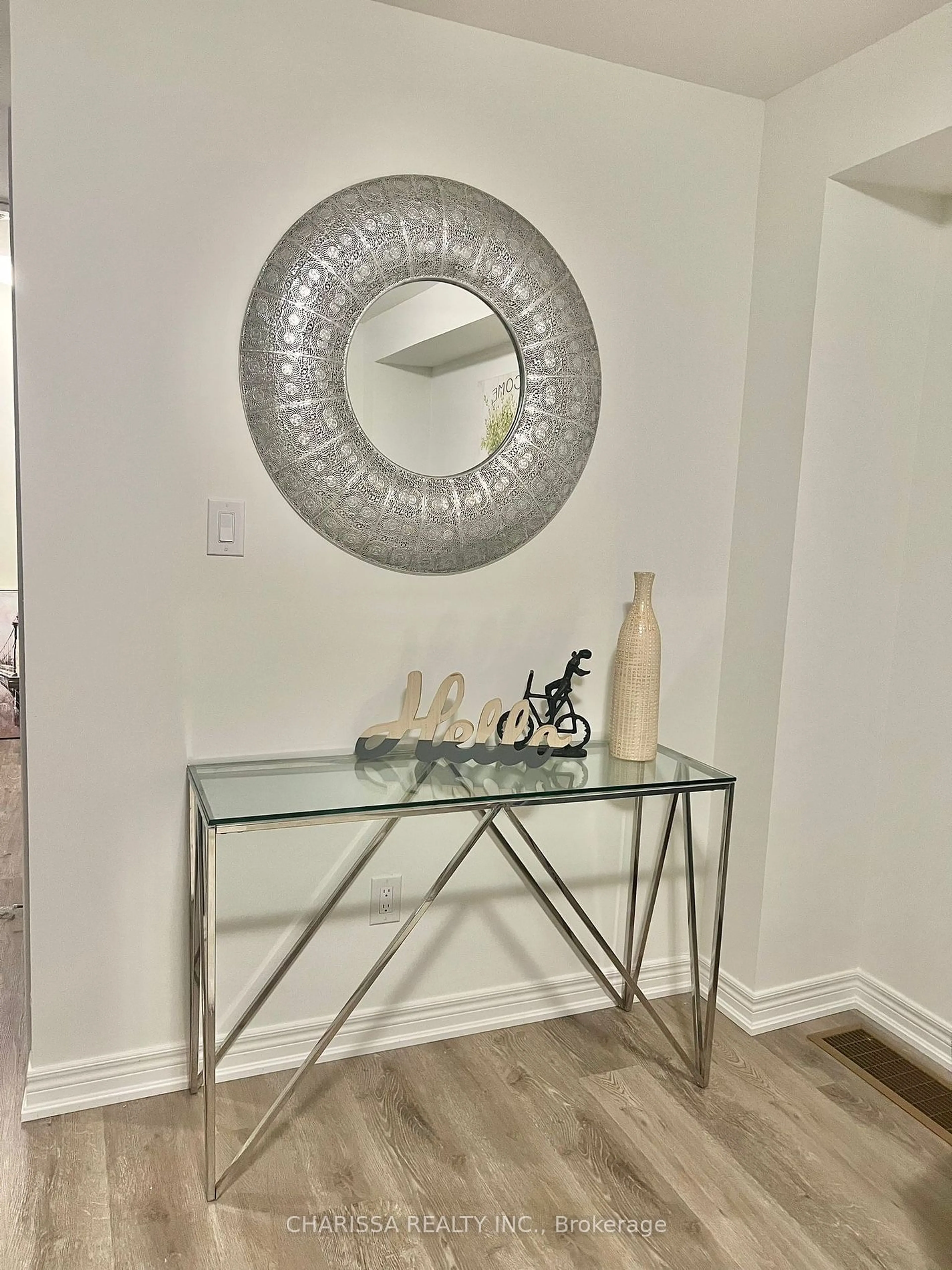 Indoor entryway for 36 Dryden Lane #110, Hamilton Ontario L8H 0B6