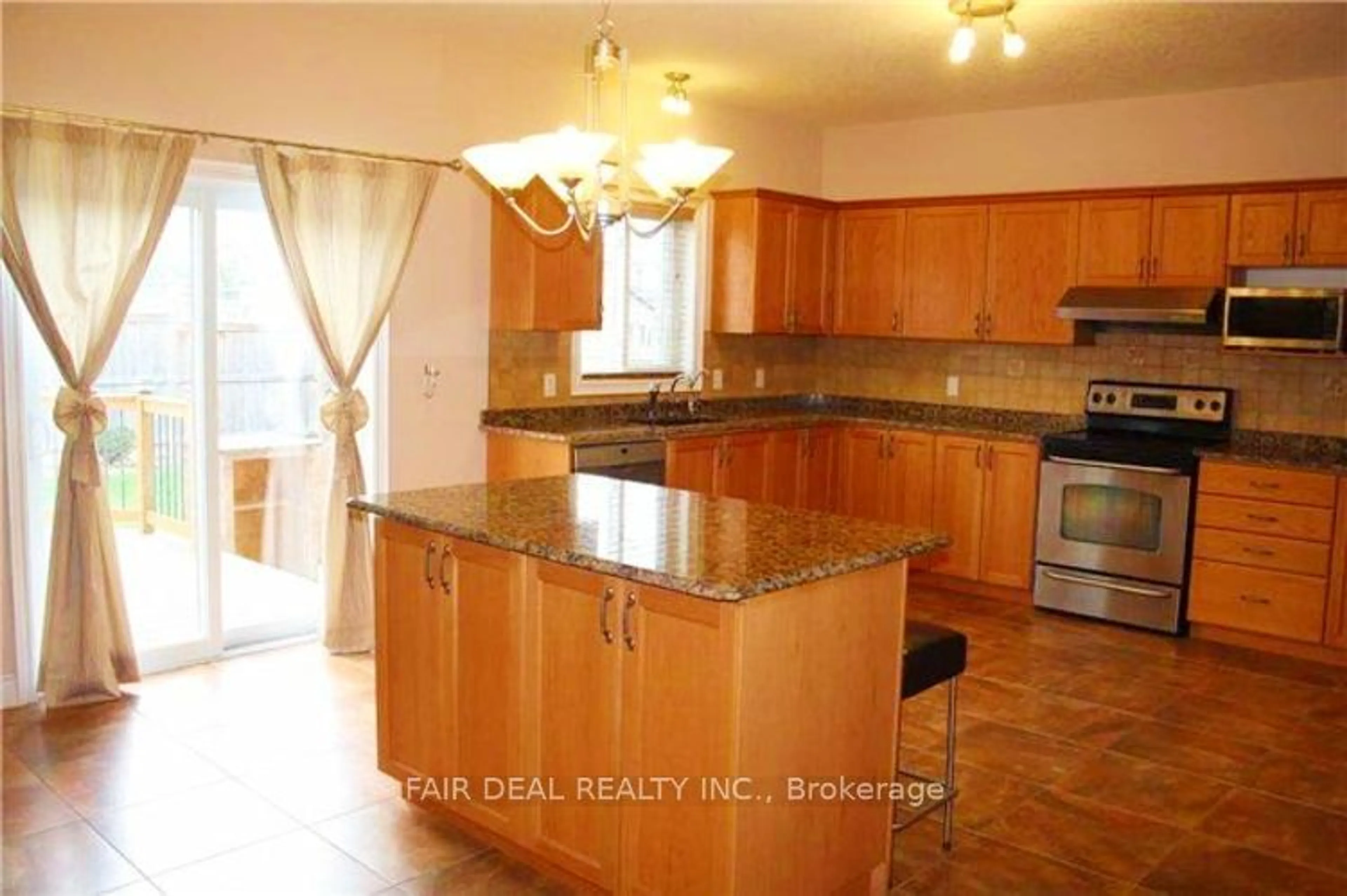 Kitchen for 722 Spitfire St, Woodstock Ontario N4T 0B1