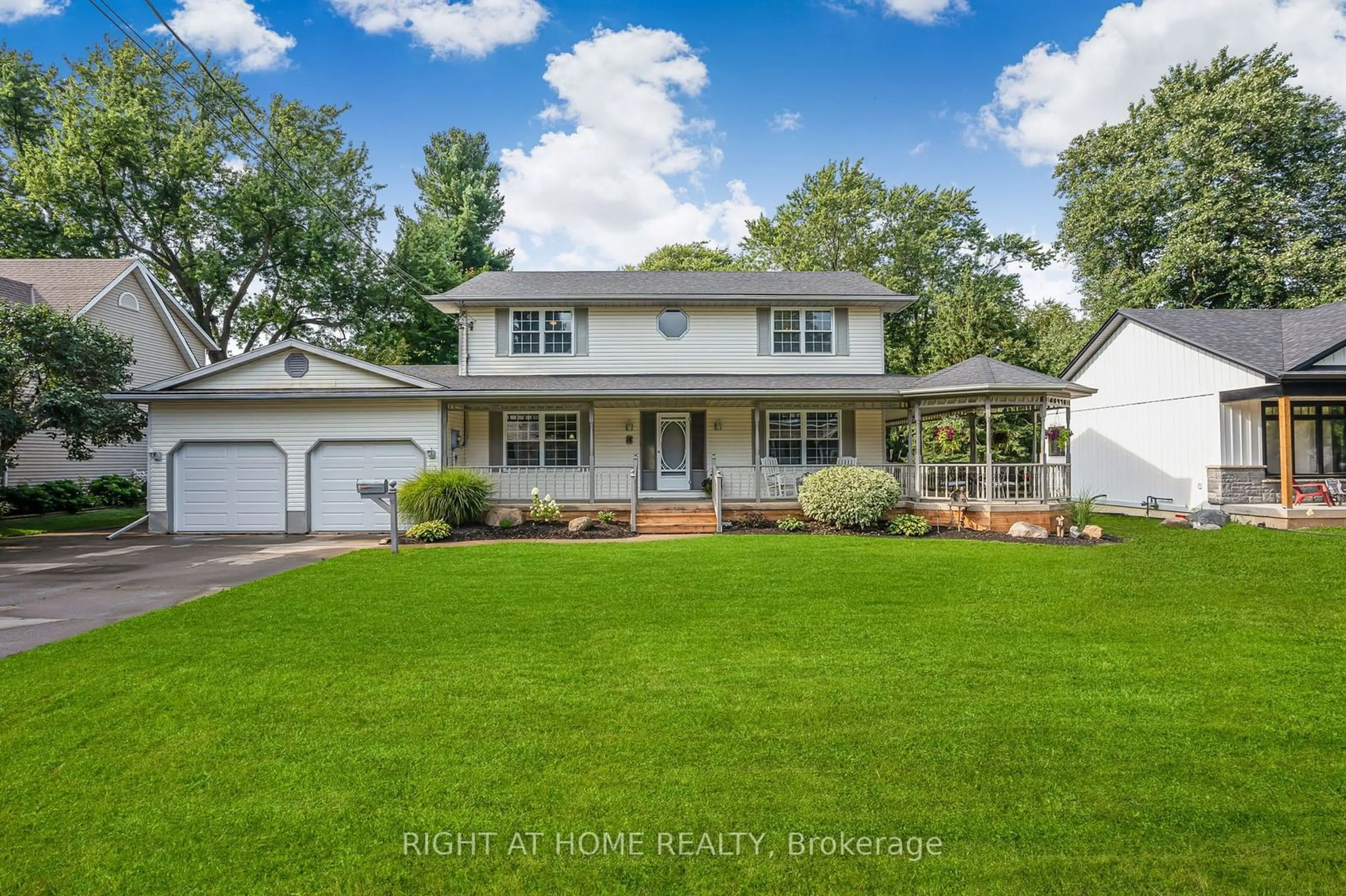 Frontside or backside of a home for 18 Topham Blvd, Welland Ontario L3C 7E1