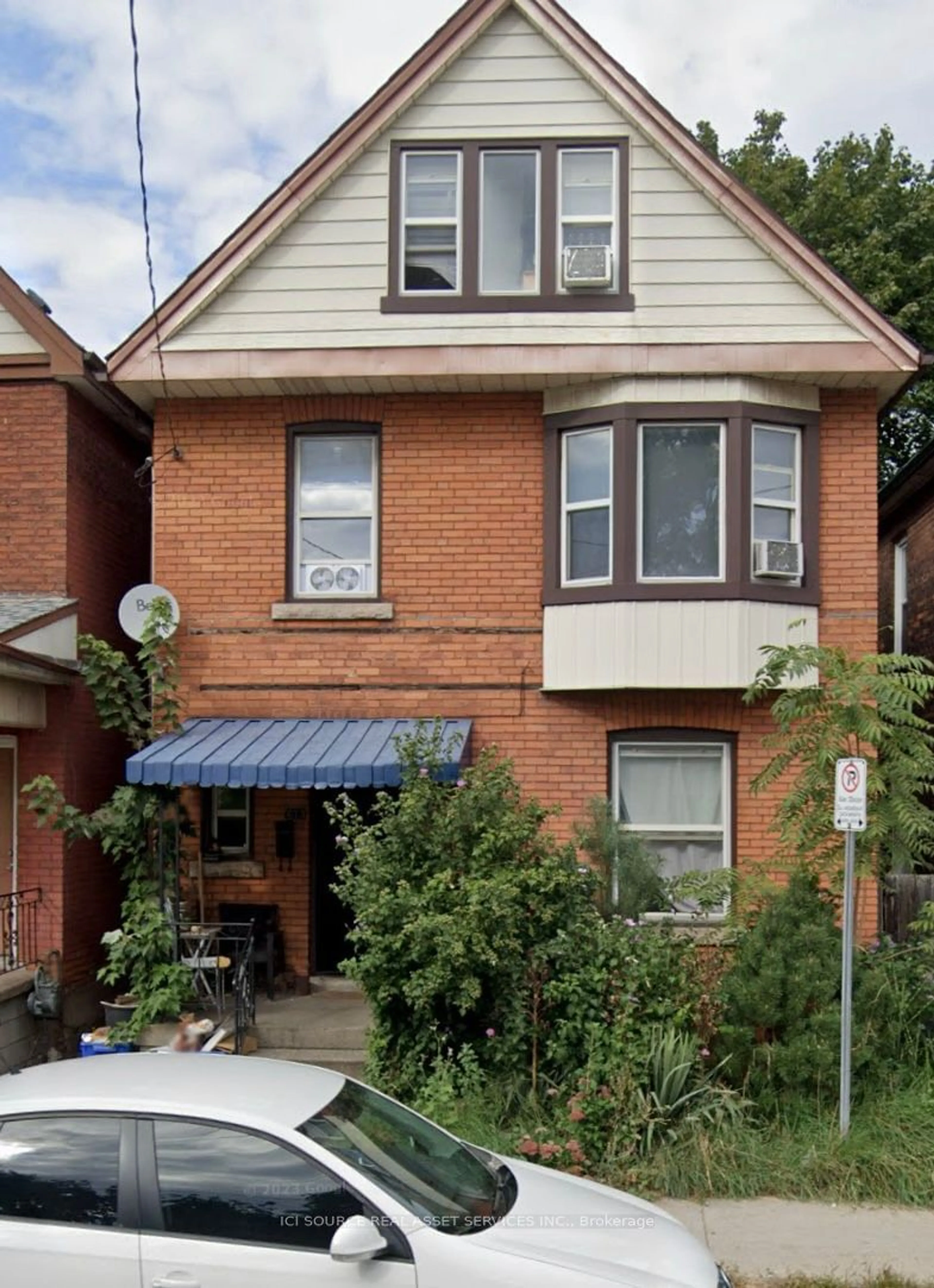 Home with brick exterior material for 673 Wilson St, Hamilton Ontario L8L 1V4