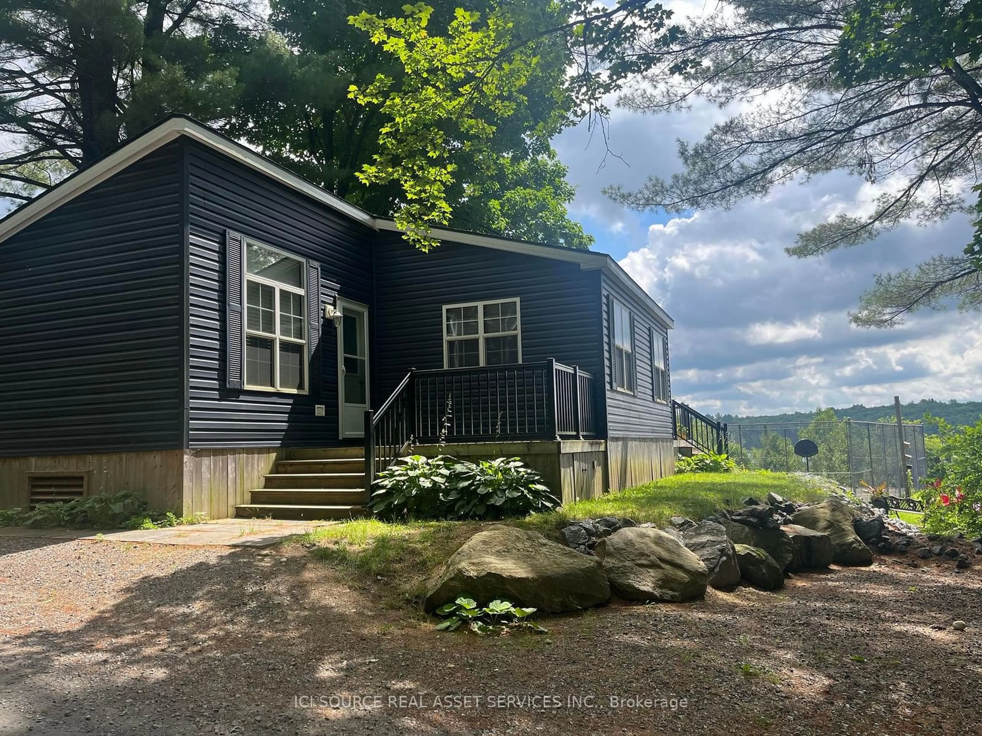 Cottage for 1047 Bonnie Lake Camp Rd #PPLR701, Bracebridge Ontario P1L 1W9