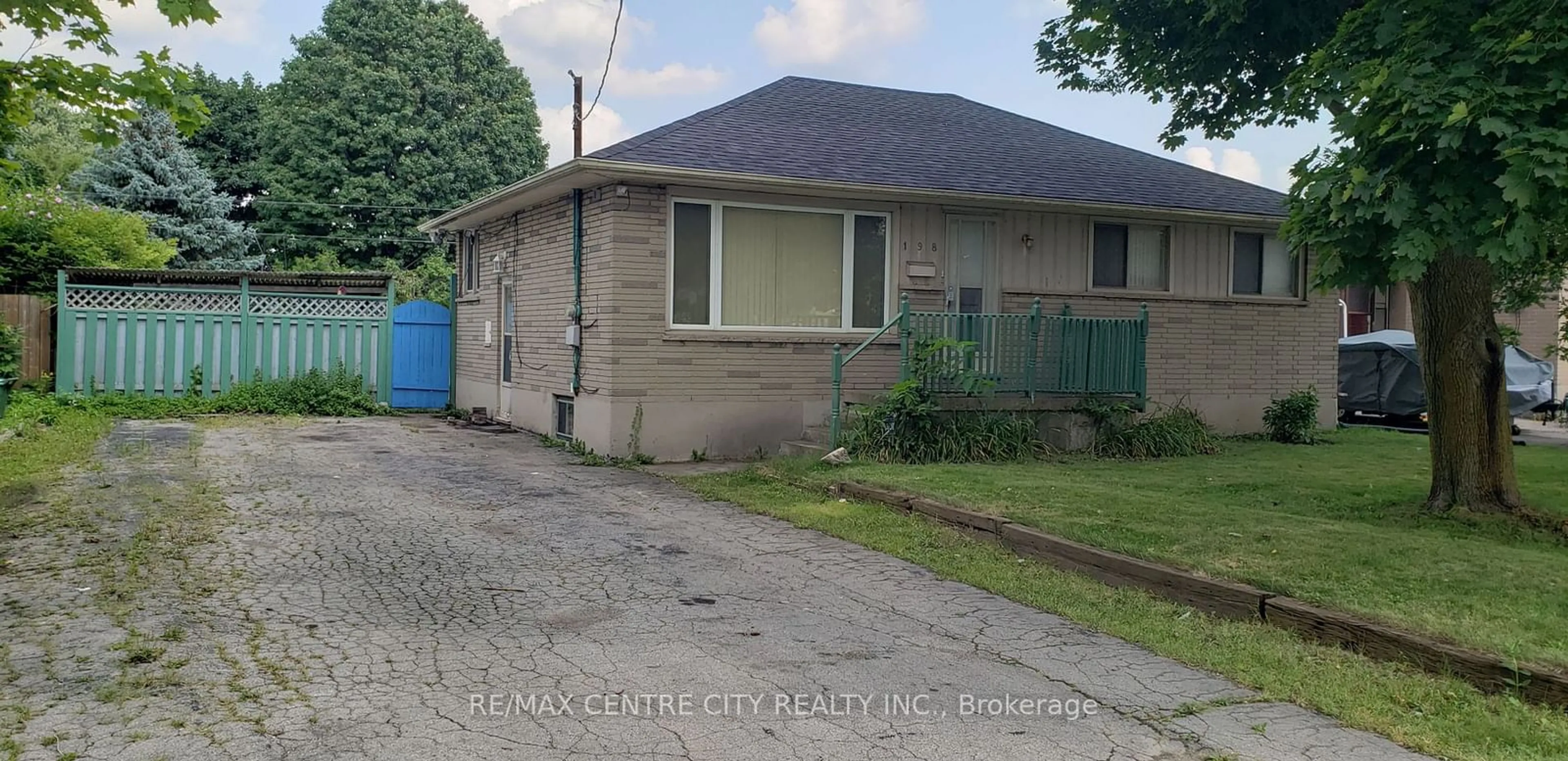 Frontside or backside of a home for 198 Clarke Rd, London Ontario N5W 5E4